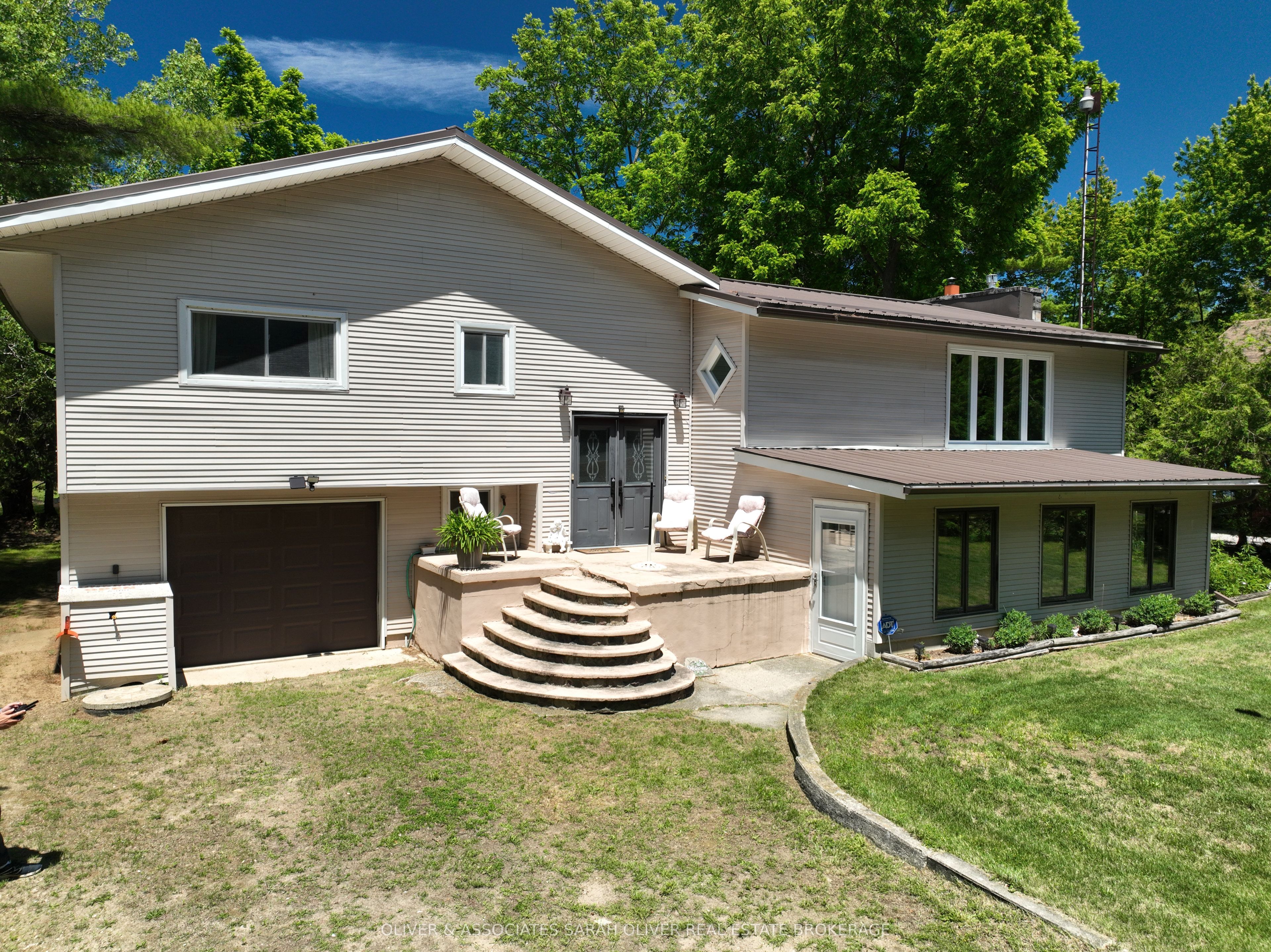 6386 Victoria Avenue, Lambton Shores, ON N0N 1J2 photo 3