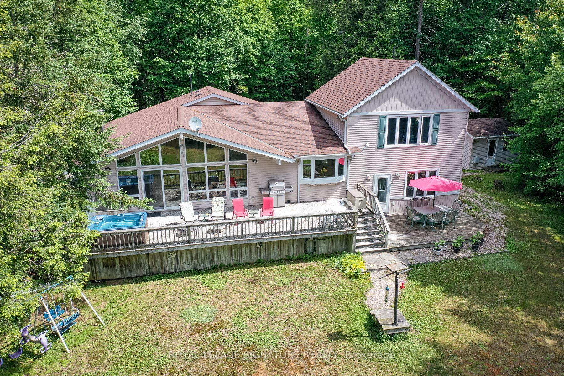 1070 Grass Lake Road, Kearney, ON P0A 1M0
