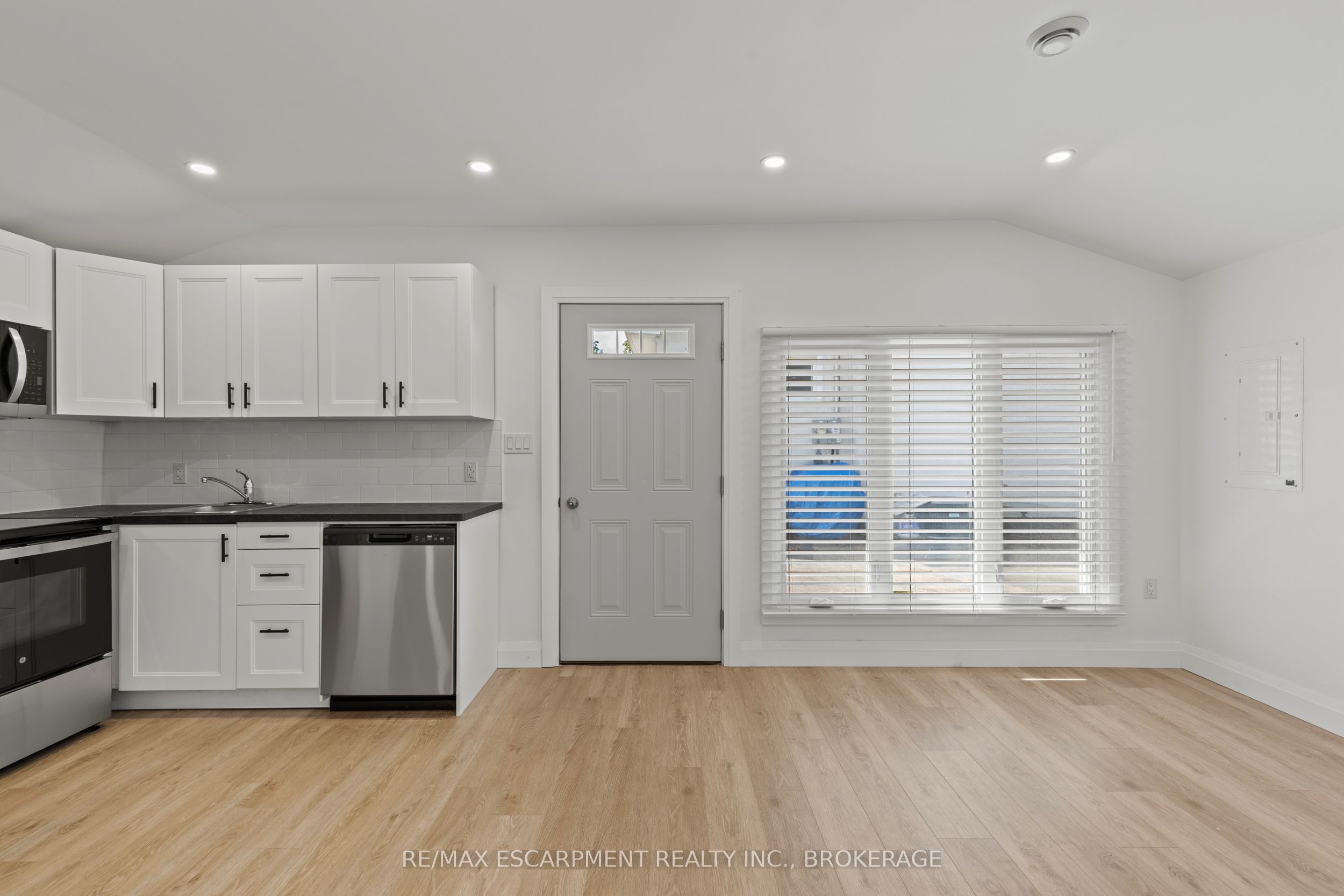 362 Gatfield Avenue Unit 2, Welland, ON L3B 5B2 photo 2