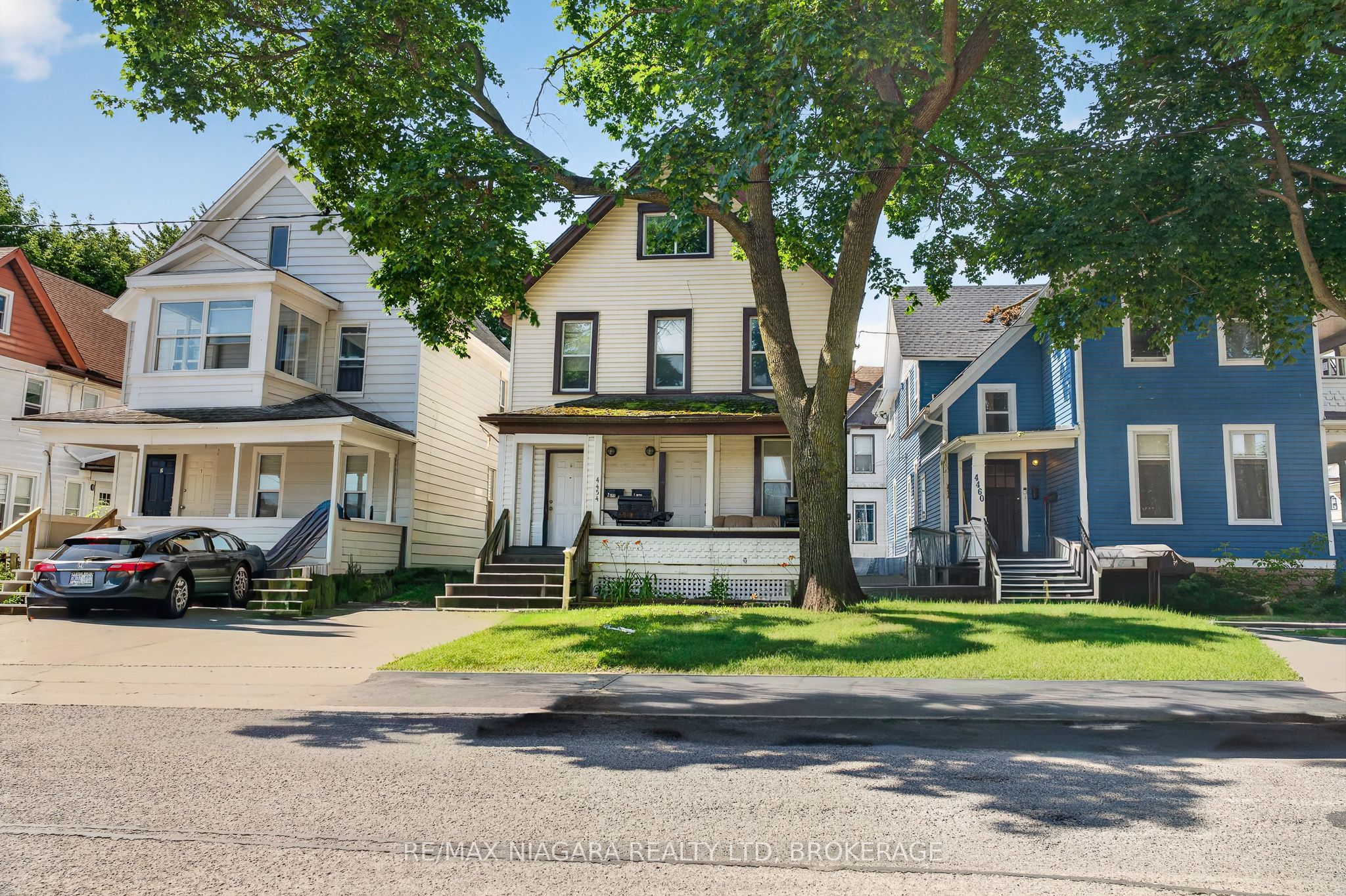 4454 Huron Street, Niagara Falls, ON L2E 2H2