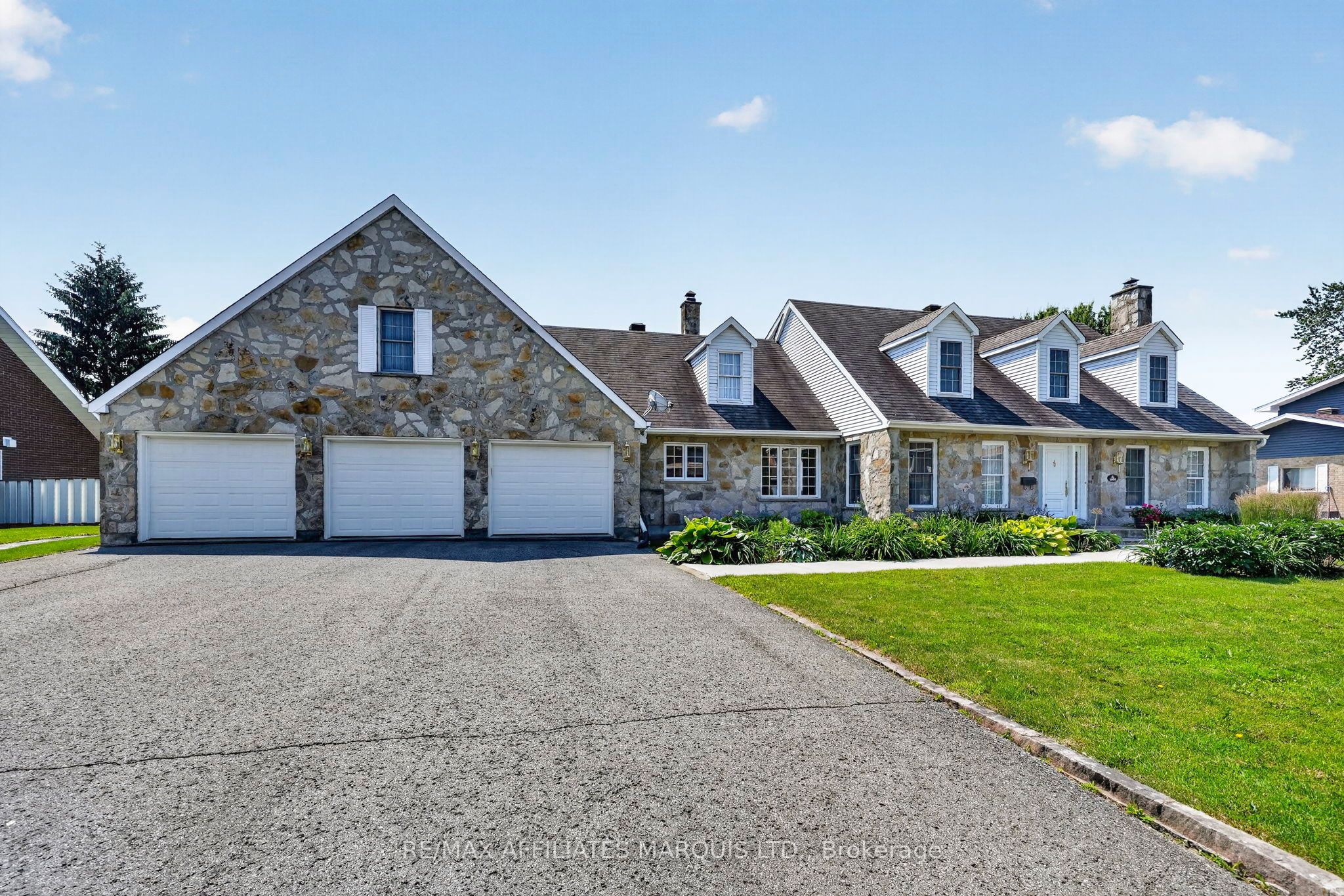 1920 Belvedere Crescent, Cornwall, ON K6H 6M9 photo 2