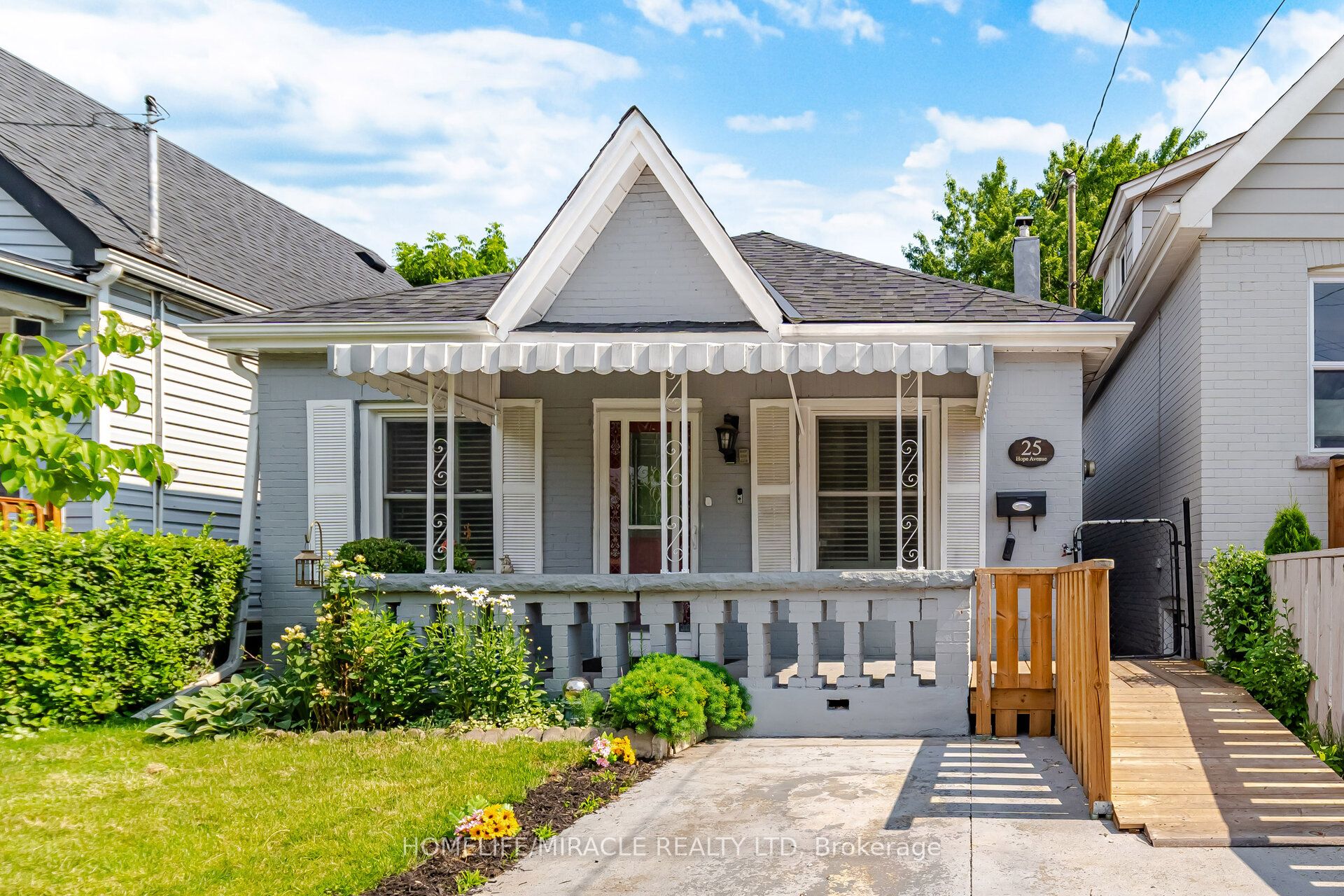 25 Hope Avenue, Hamilton, ON L8H 2E1 photo 2