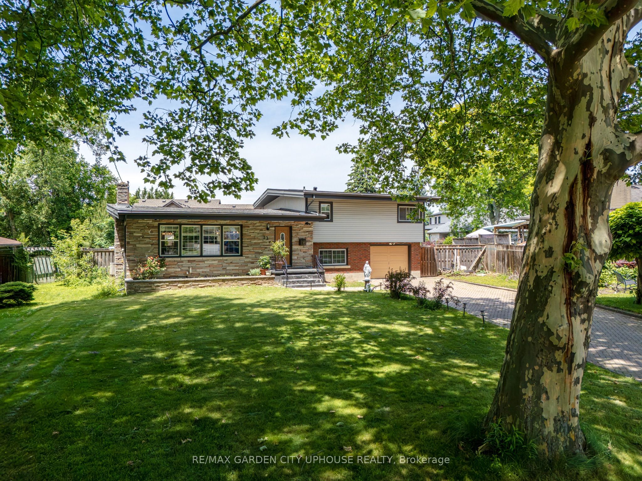 33 Parnell Road, St. Catharines, ON L2N 6J8