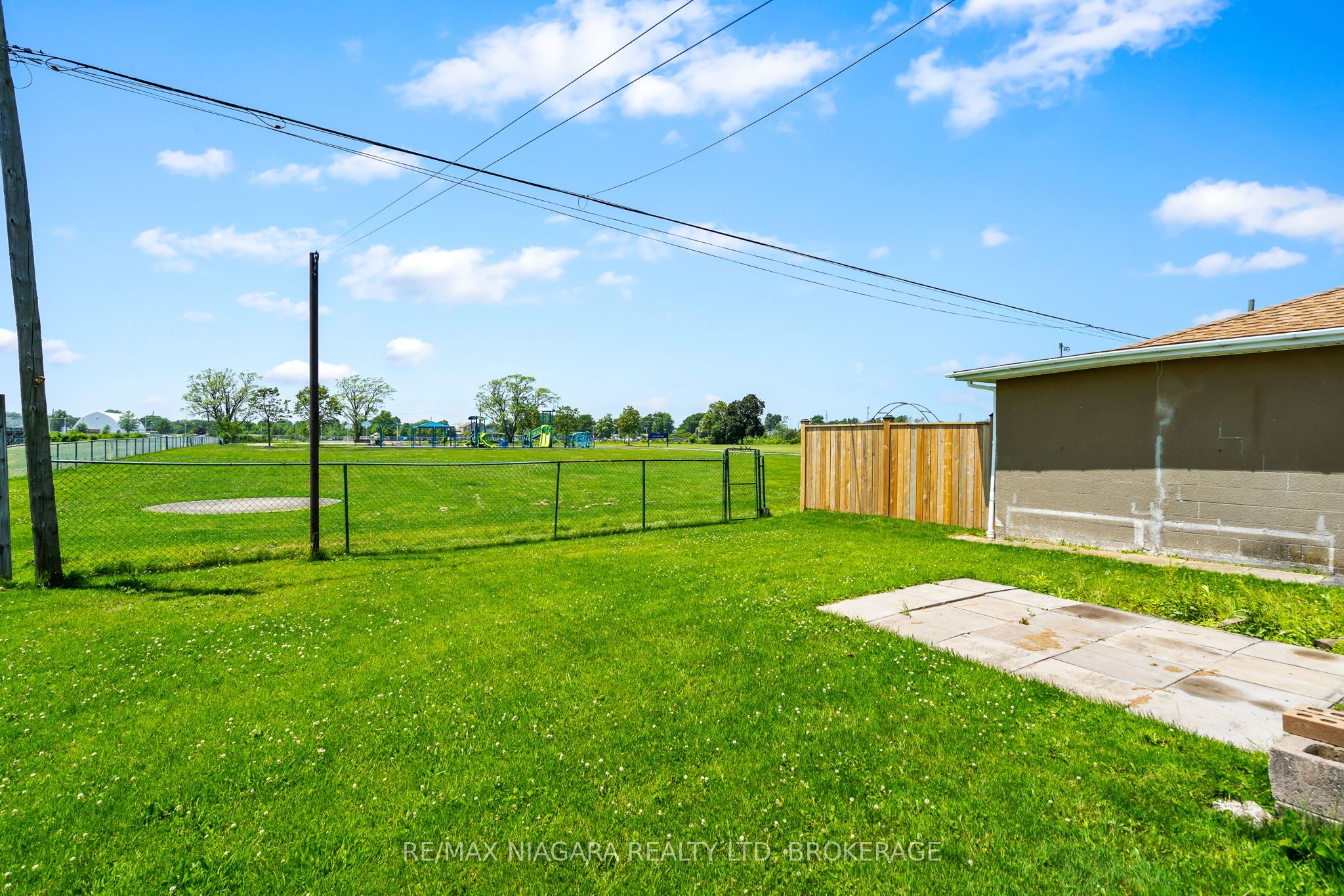 224 Clarke Street, Port Colborne, ON L3K 2G4 photo 3
