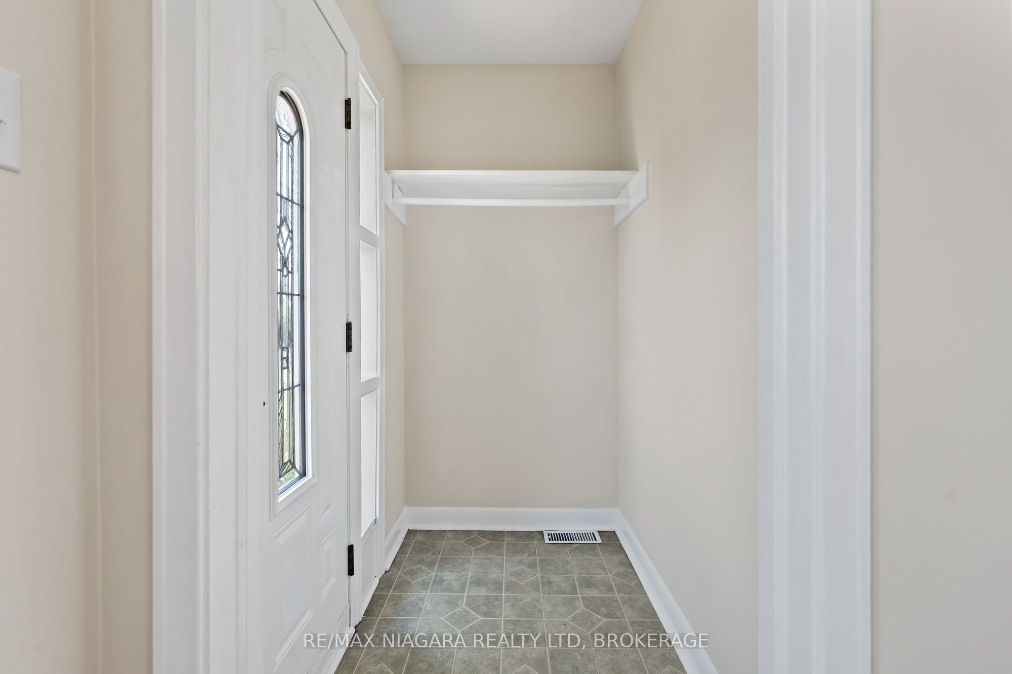 224 Clarke Street, Port Colborne, ON L3K 2G4 photo 5