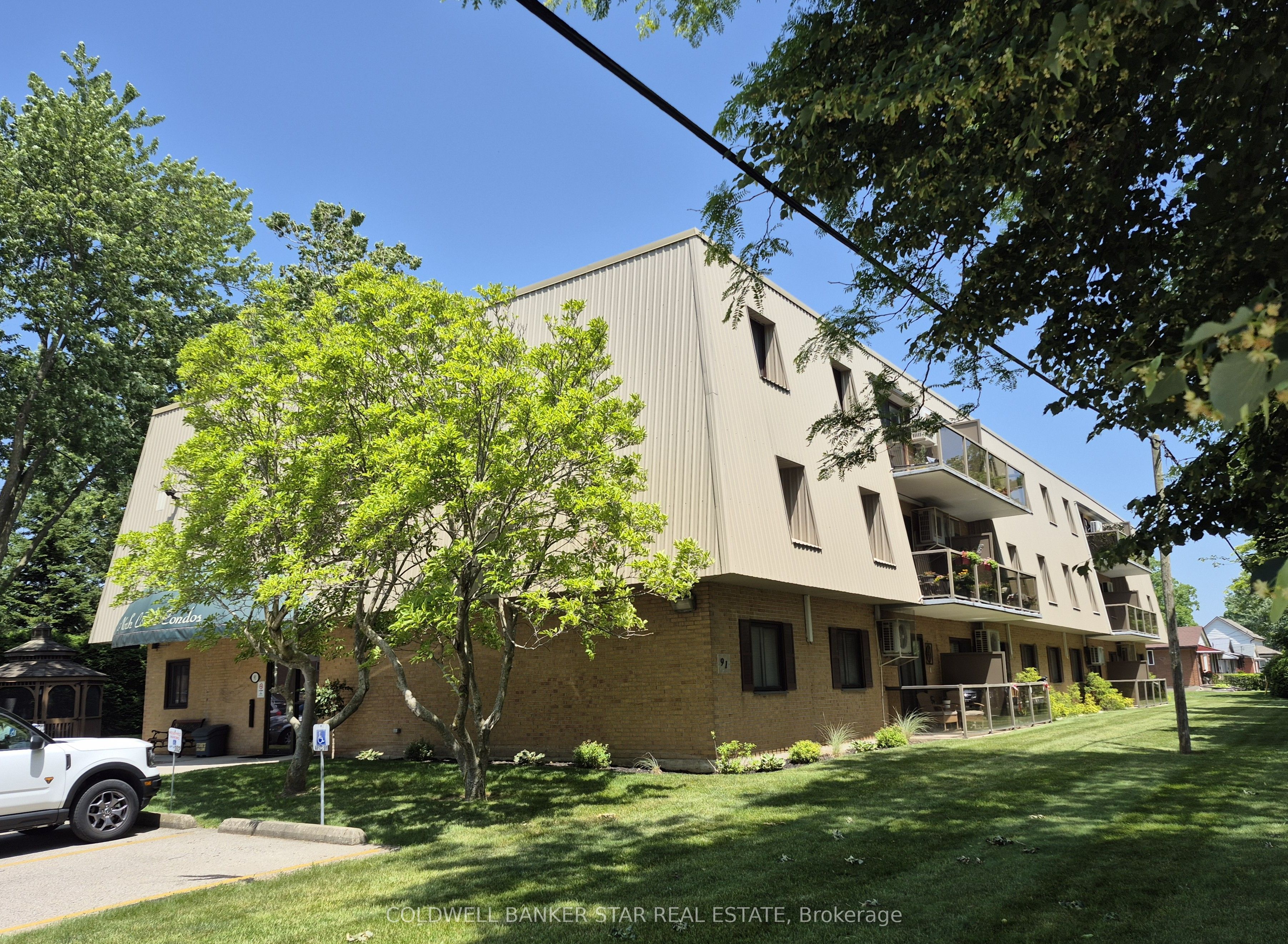91 SPRUCE Street W 106, Aylmer, ON N5H 1B4 photo 3