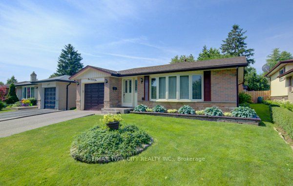 141 Hazelglen Drive, Kitchener, ON N2M 2E6