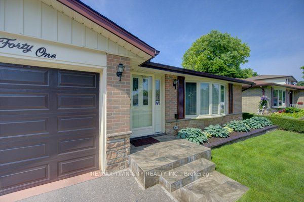 141 Hazelglen Drive, Kitchener, ON N2M 2E6 photo 4