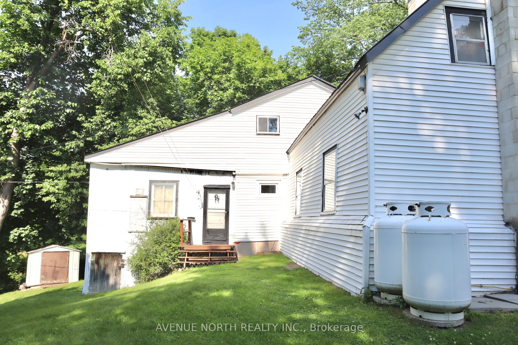 2125 Old Montreal Road, Orleans - Cumberland and Area, ON K4C 1G7 photo 5