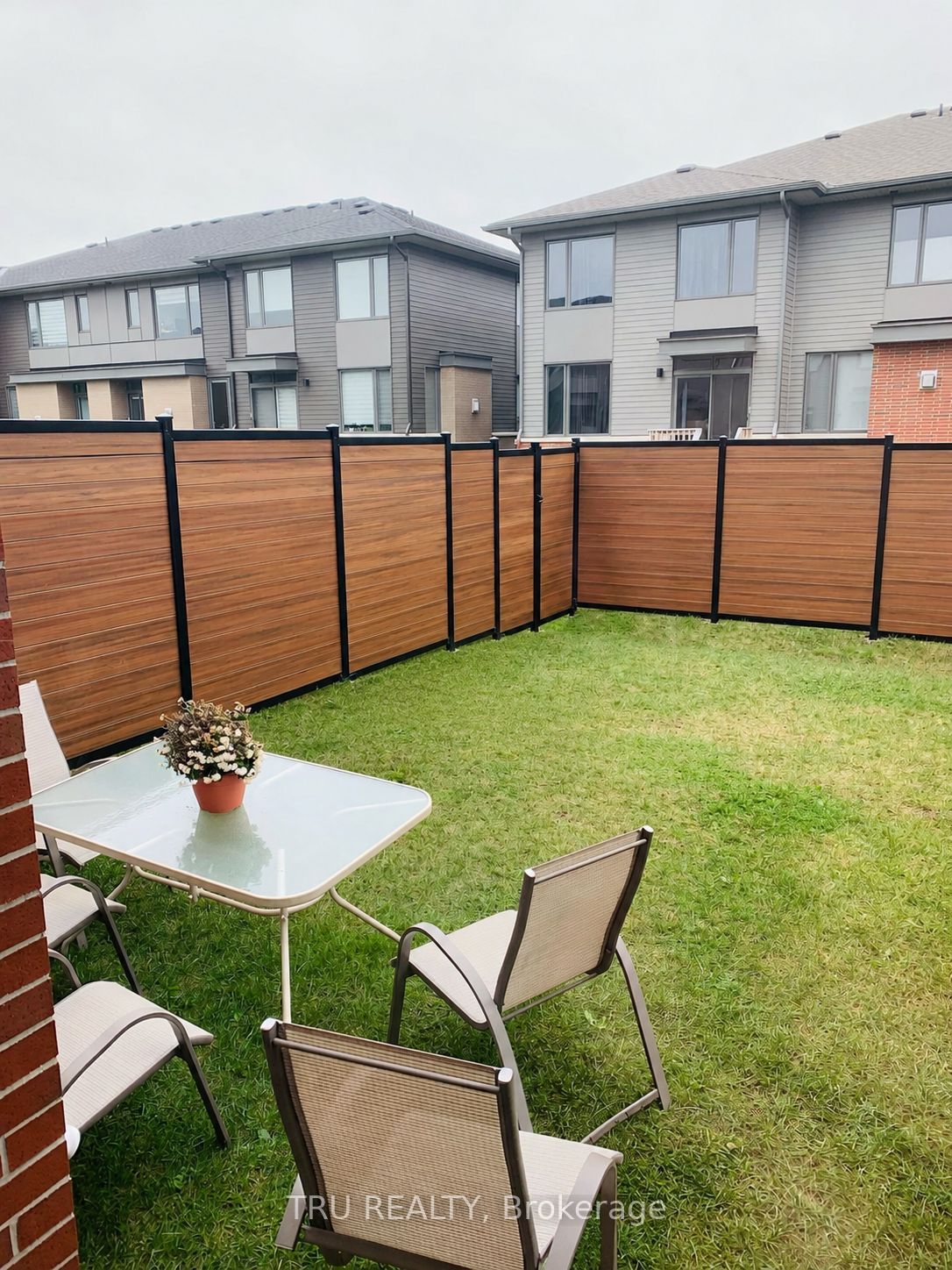316 Wigwas Street, Manor Park - Cardinal Glen and Area, ON K1K 5A1 photo 3