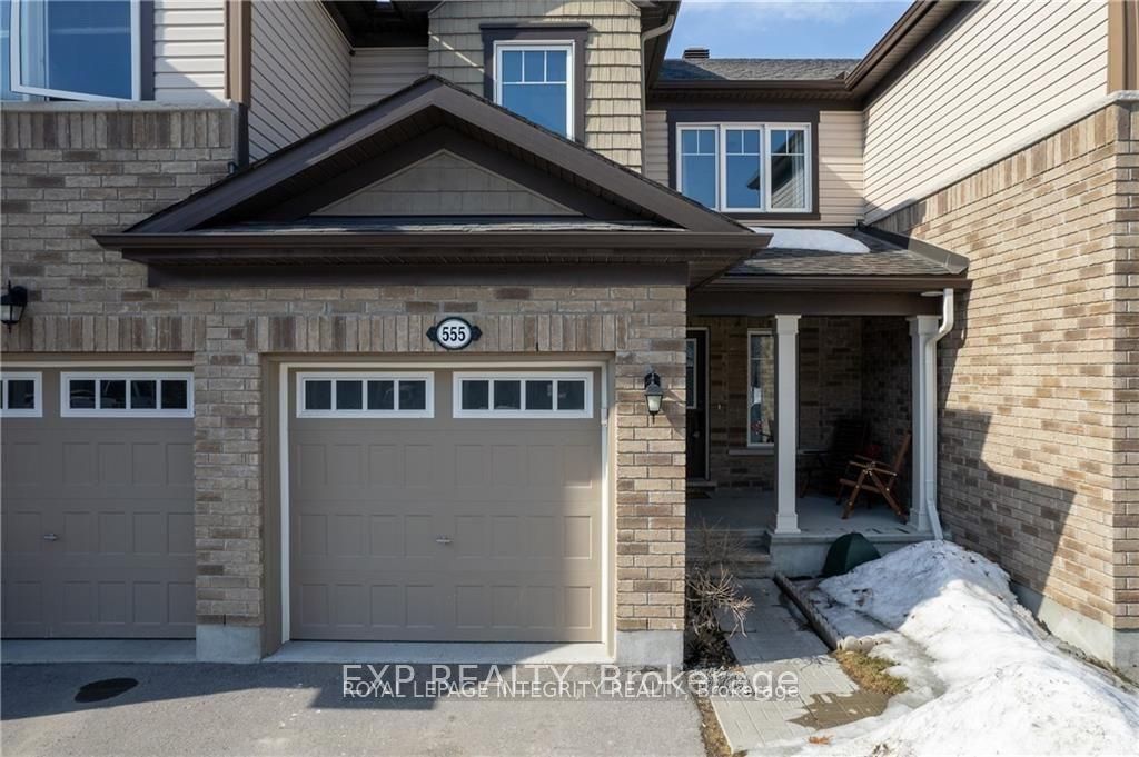 555 Foxlight Circle, Kanata, ON K2M 0L9
