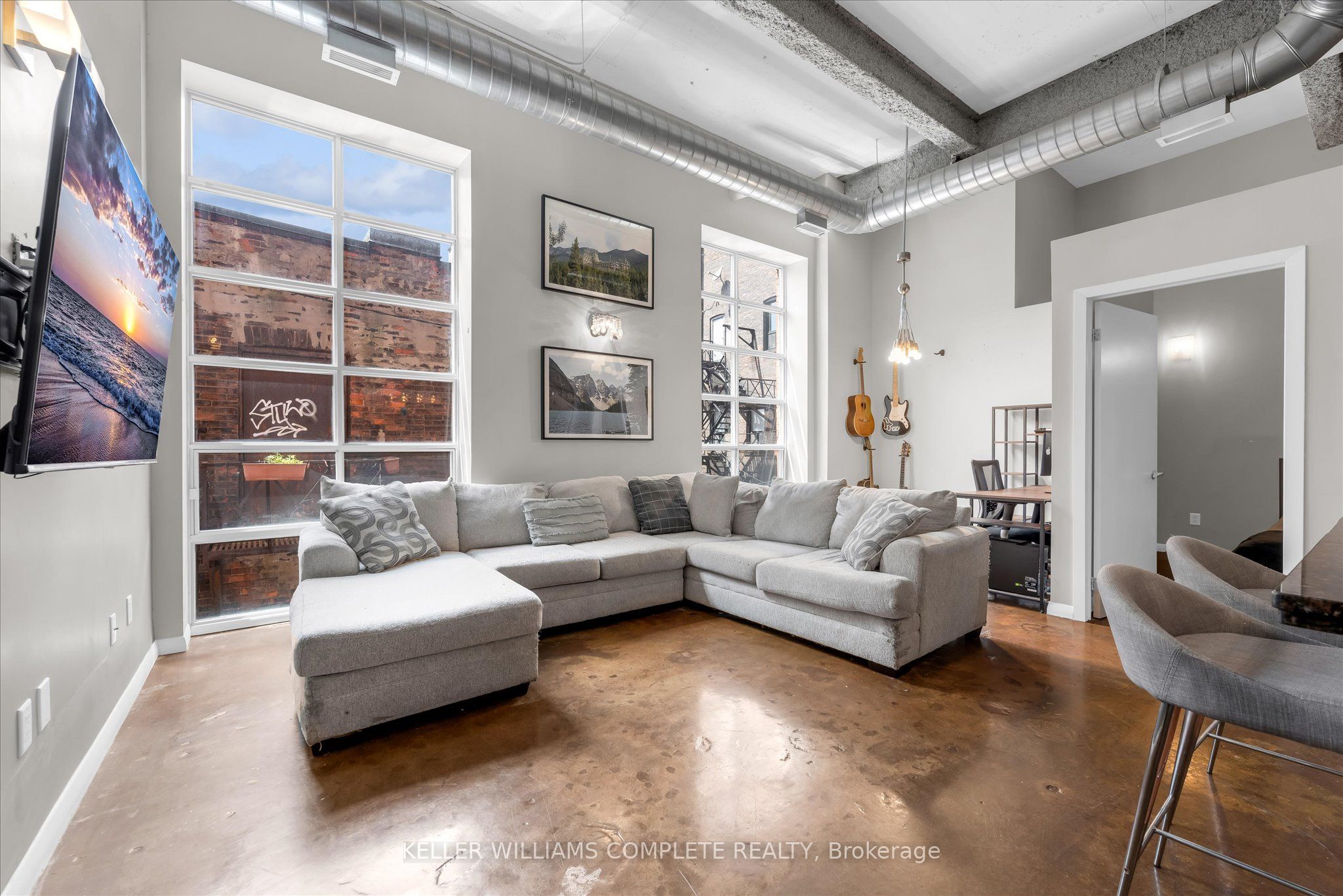 11 Rebecca Street 208, Hamilton, ON L8R 3H7