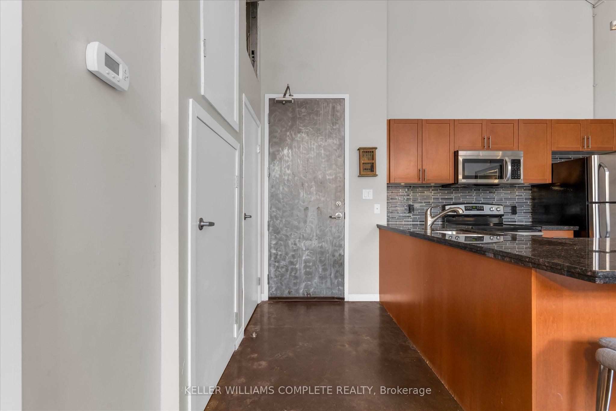 11 Rebecca Street 208, Hamilton, ON L8R 3H7 photo 3