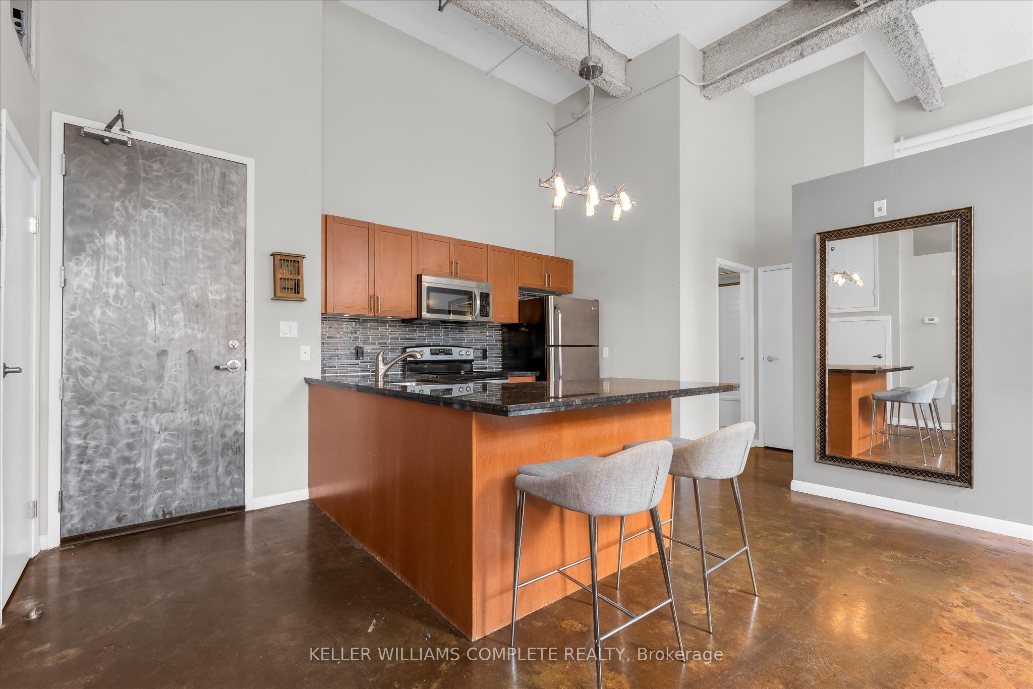 11 Rebecca Street 208, Hamilton, ON L8R 3H7 photo 4