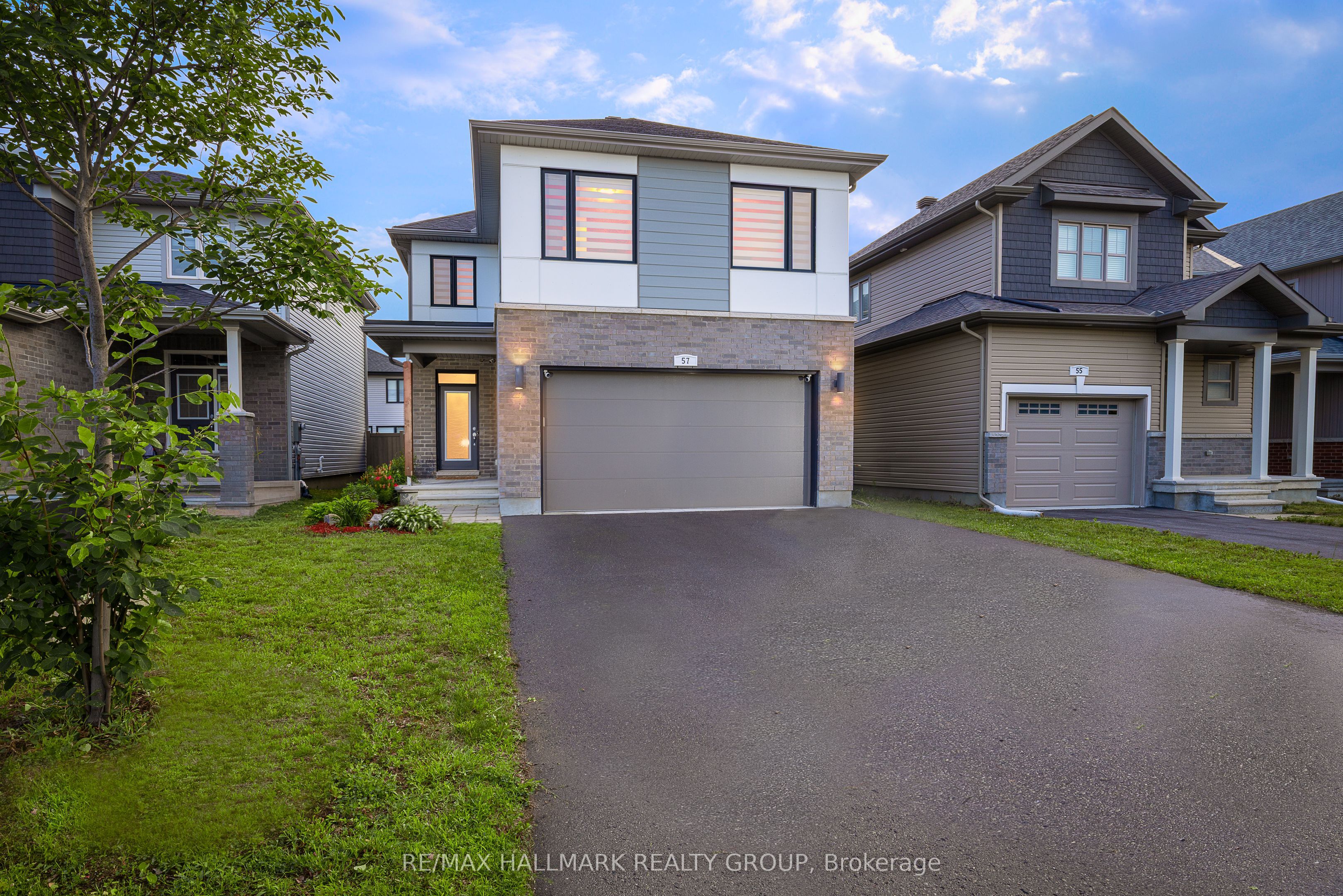 57 Zaatiik Grove, Blossom Park - Airport and Area, ON K1X 0E5