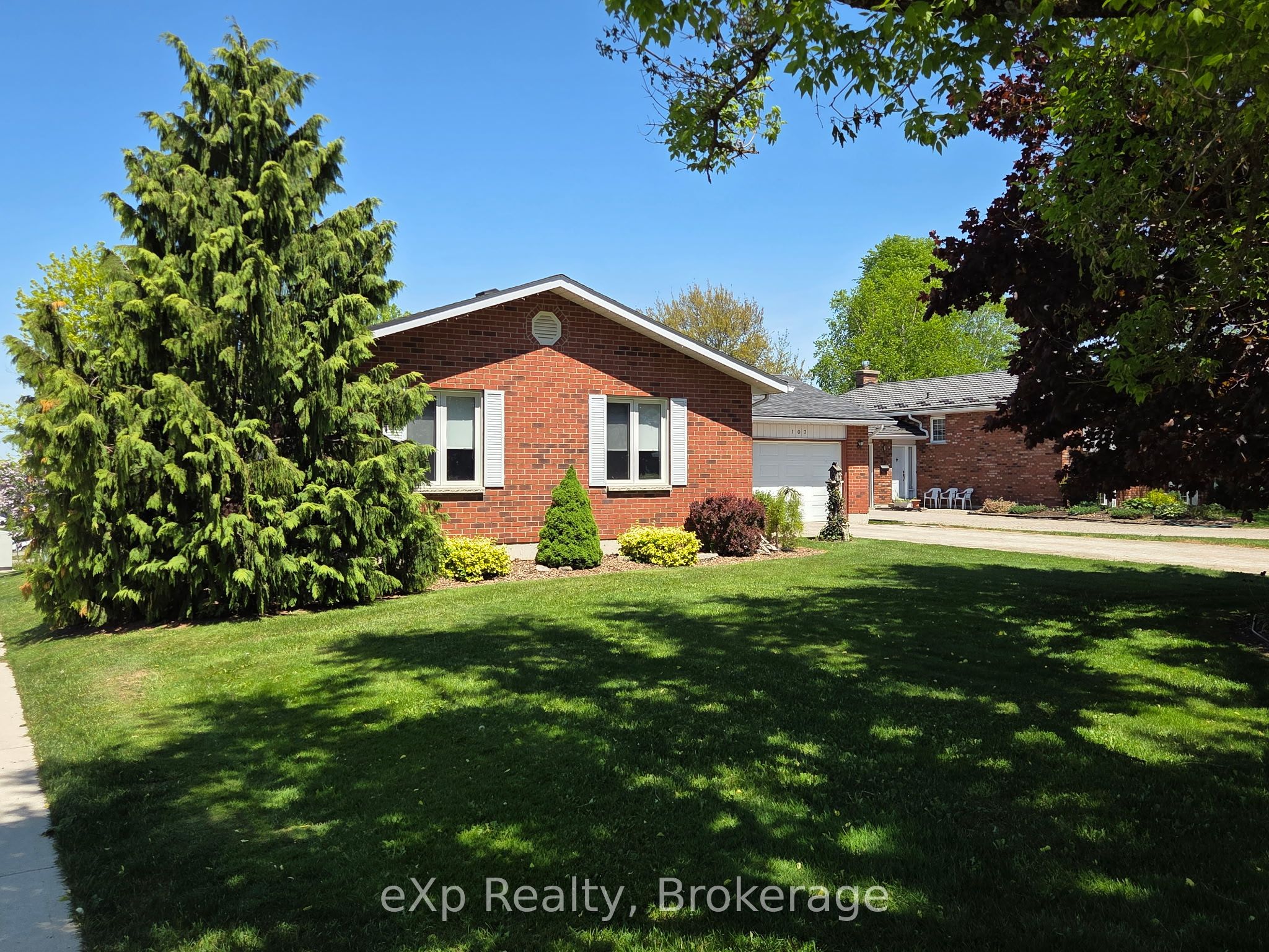 103 Margaret Elizabeth Avenue, Grey Highlands, ON N0C 1H0 photo 4