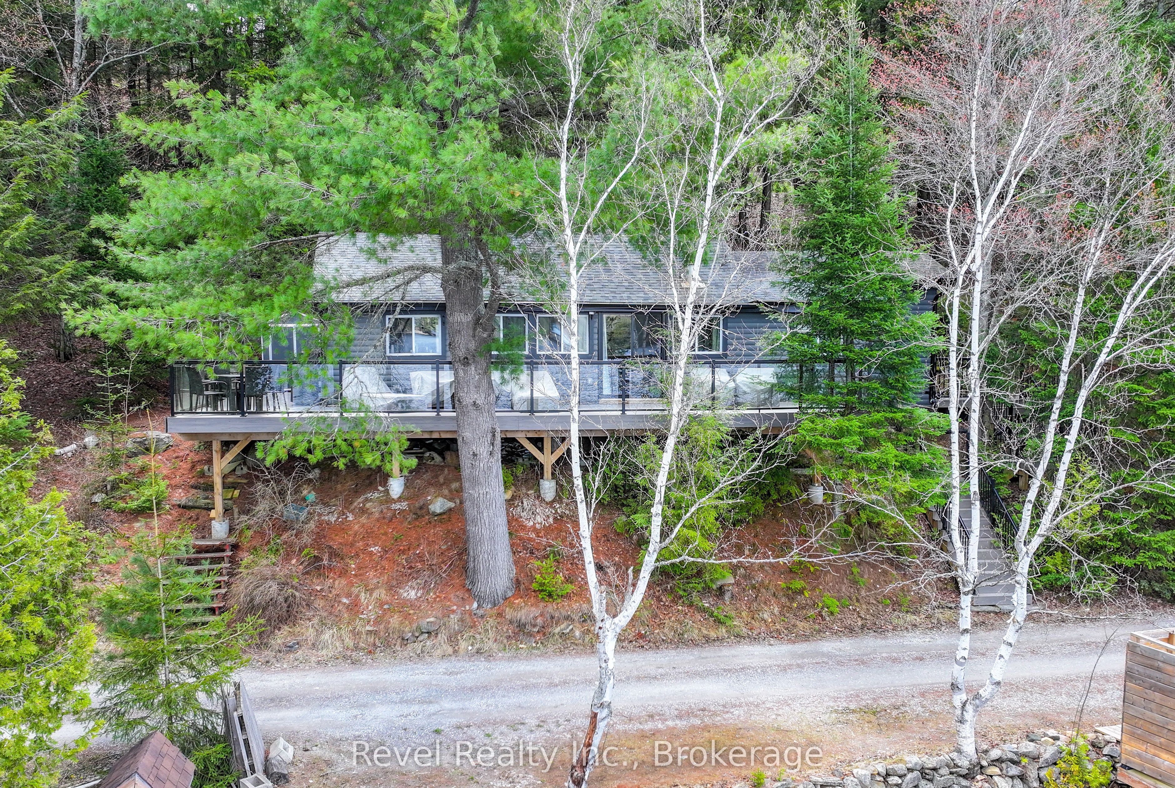 1129 LAKESHORE Road, Highlands East, ON K0M 1R0 photo 3