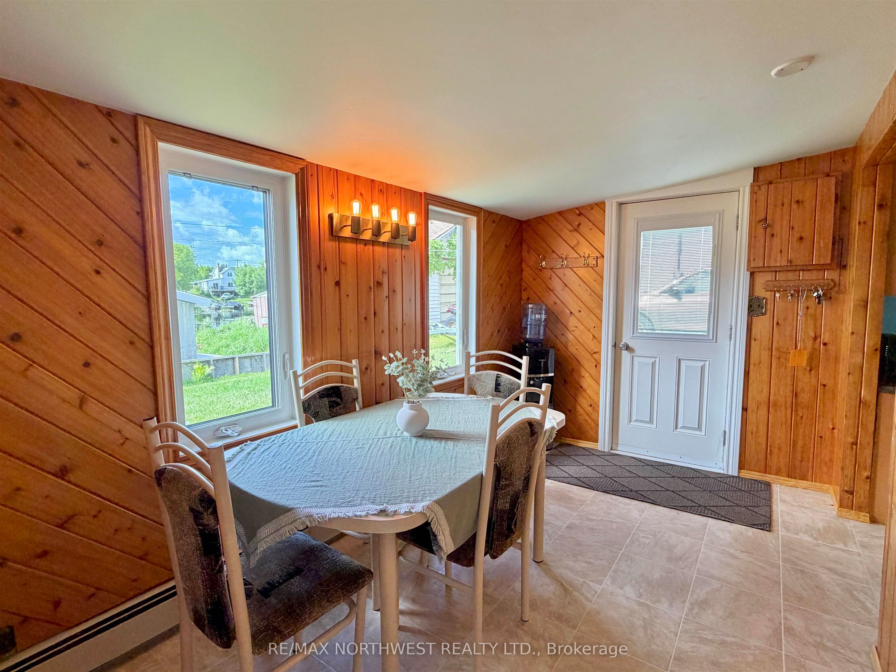 817 SECOND ST S, Kenora, ON P9N 1H6 photo 5