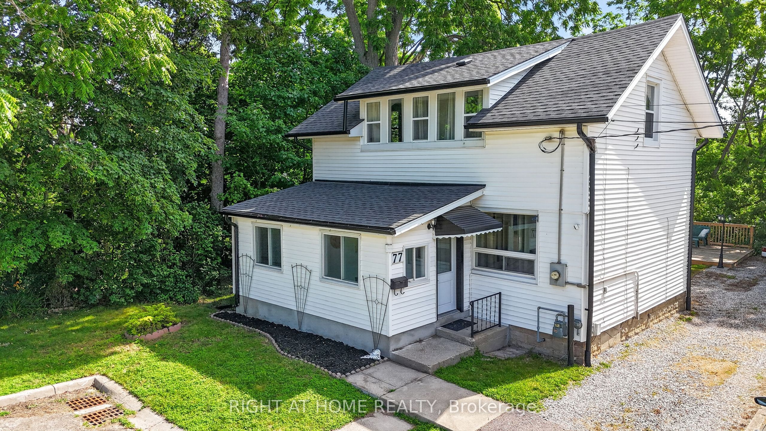 77 Pearl Street E, St. Thomas, ON N5P 2P6 photo 2