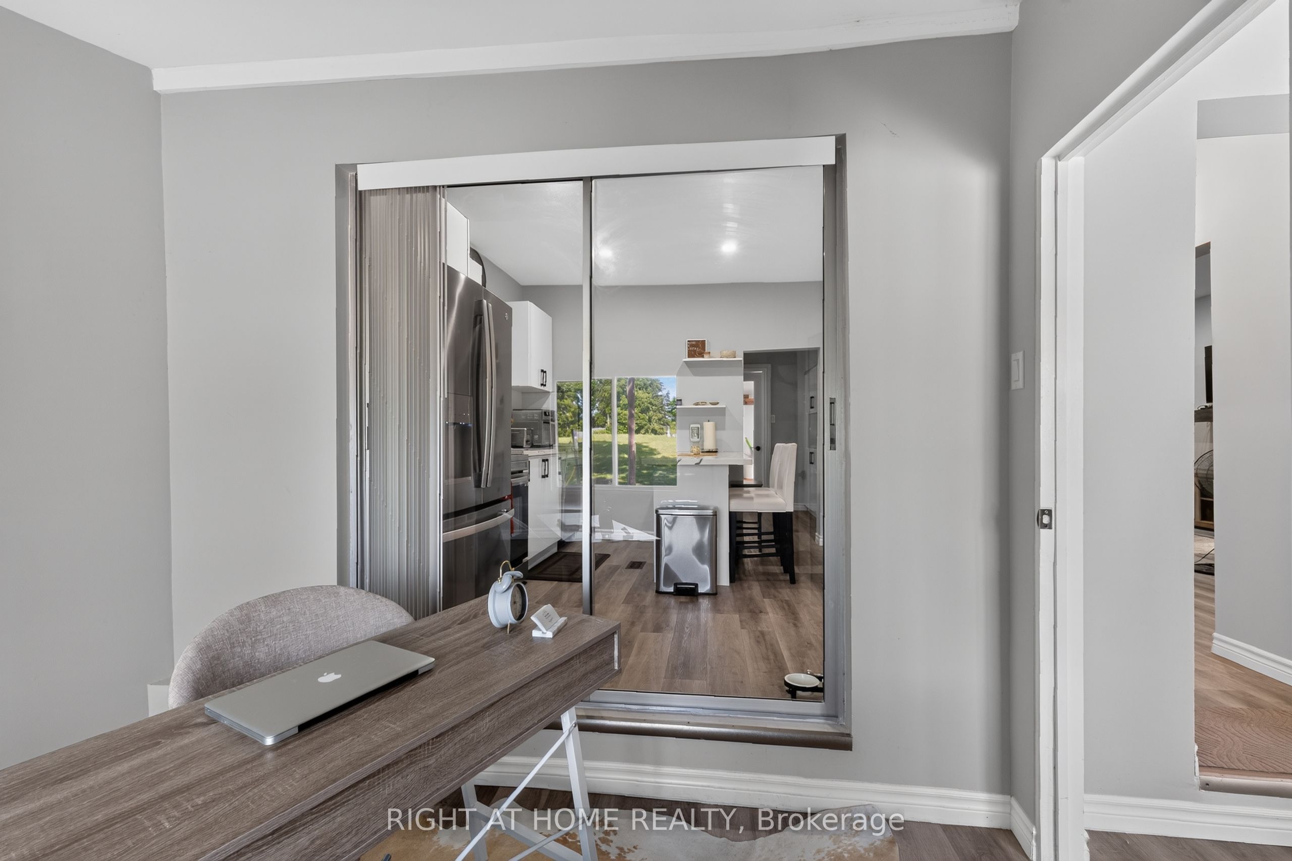 77 Pearl Street E, St. Thomas, ON N5P 2P6 photo 4
