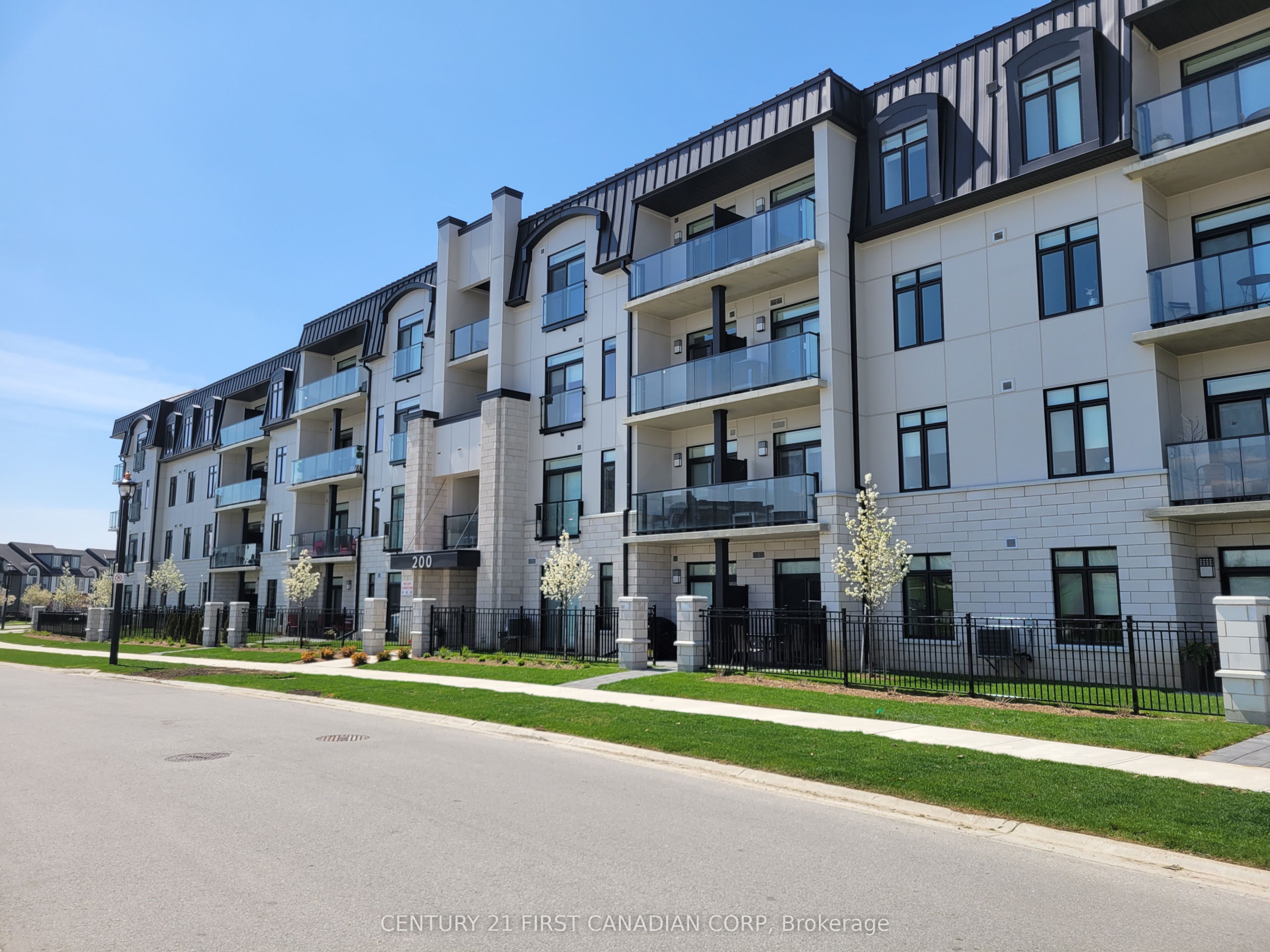 200 Callaway Road 203, London North, ON N6G 3X6