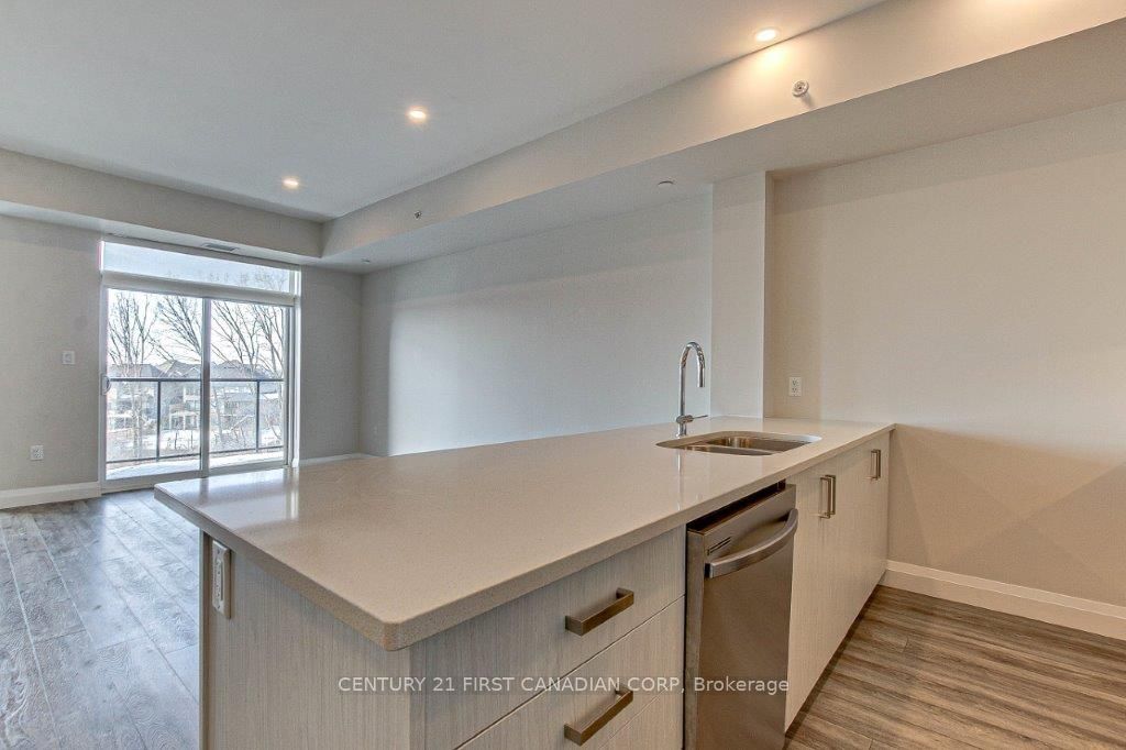 200 Callaway Road 203, London North, ON N6G 3X6 photo 4