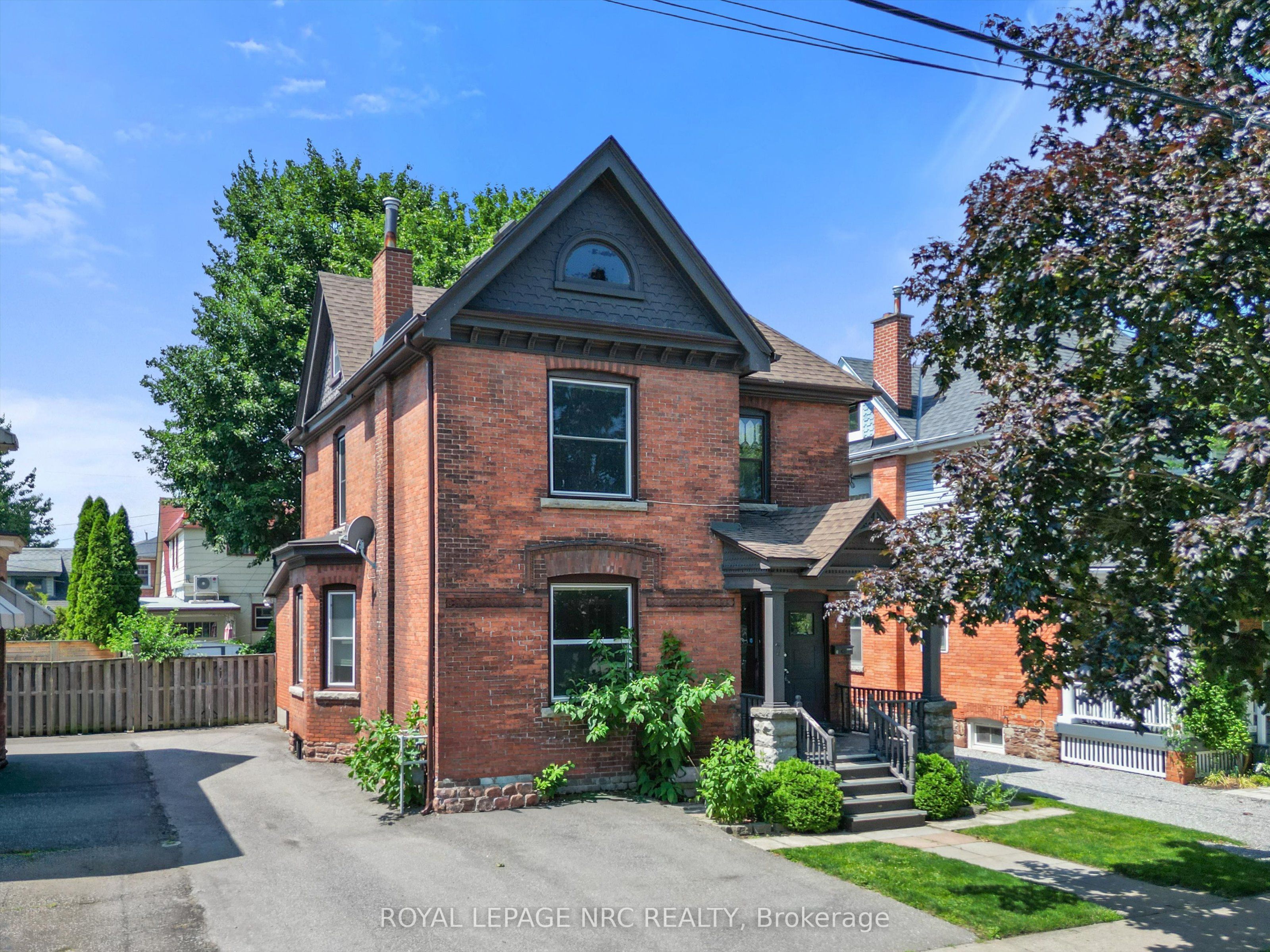 7 Beecher Street, St. Catharines, ON L2R 5S4