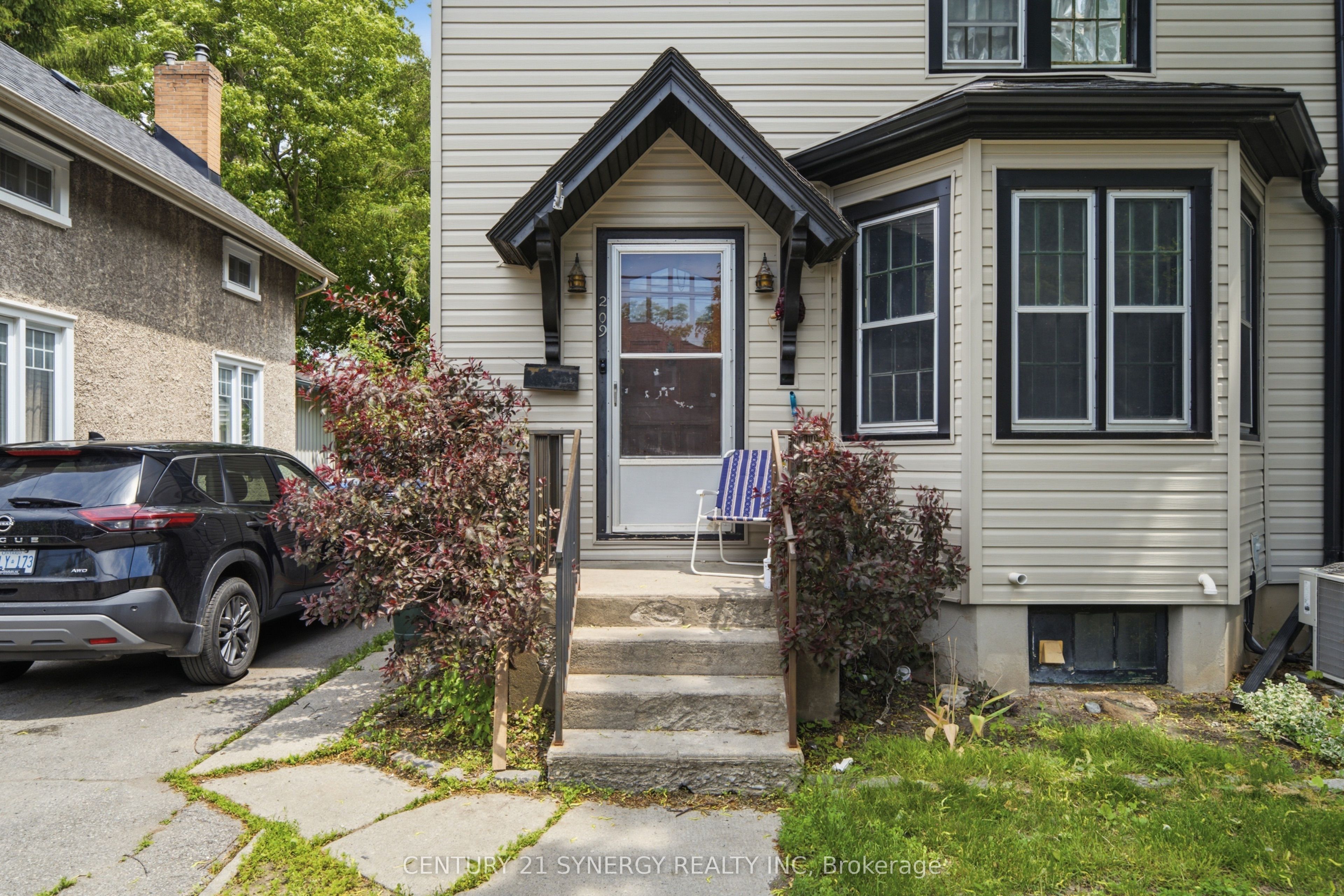207-209 Foster Avenue, Belleville, ON K8N 3R1 photo 2
