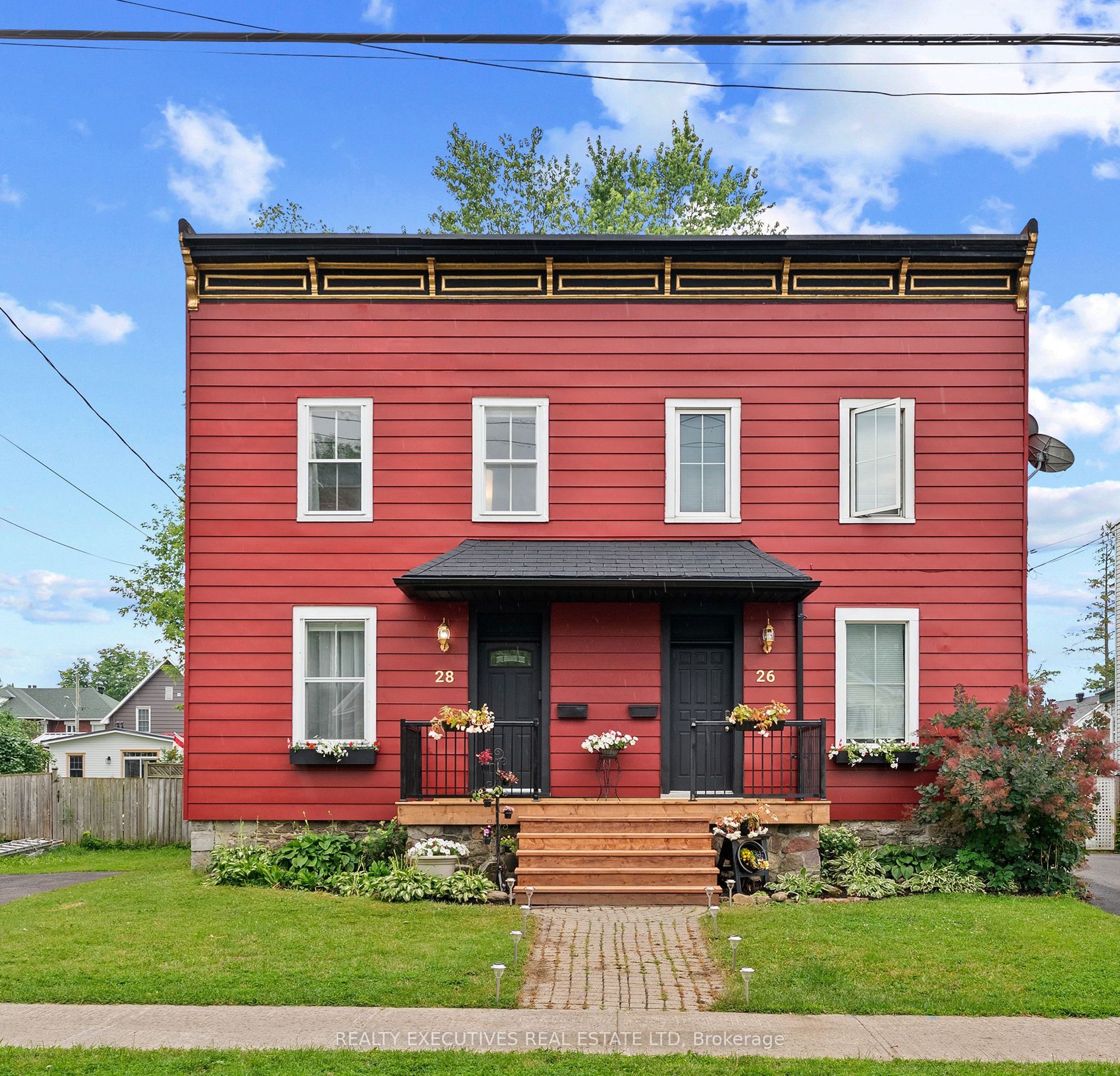 28 5th Street E, Cornwall, ON K6H 2L4 photo 2