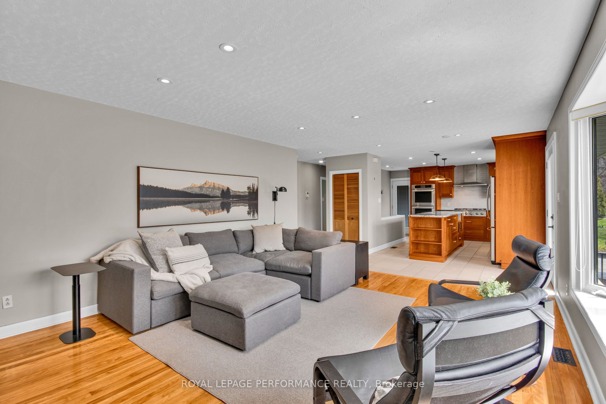 1321 Rustic Drive, Parkway Park - Queensway Terrace S and Area, ON K2C 2Y3 photo 4