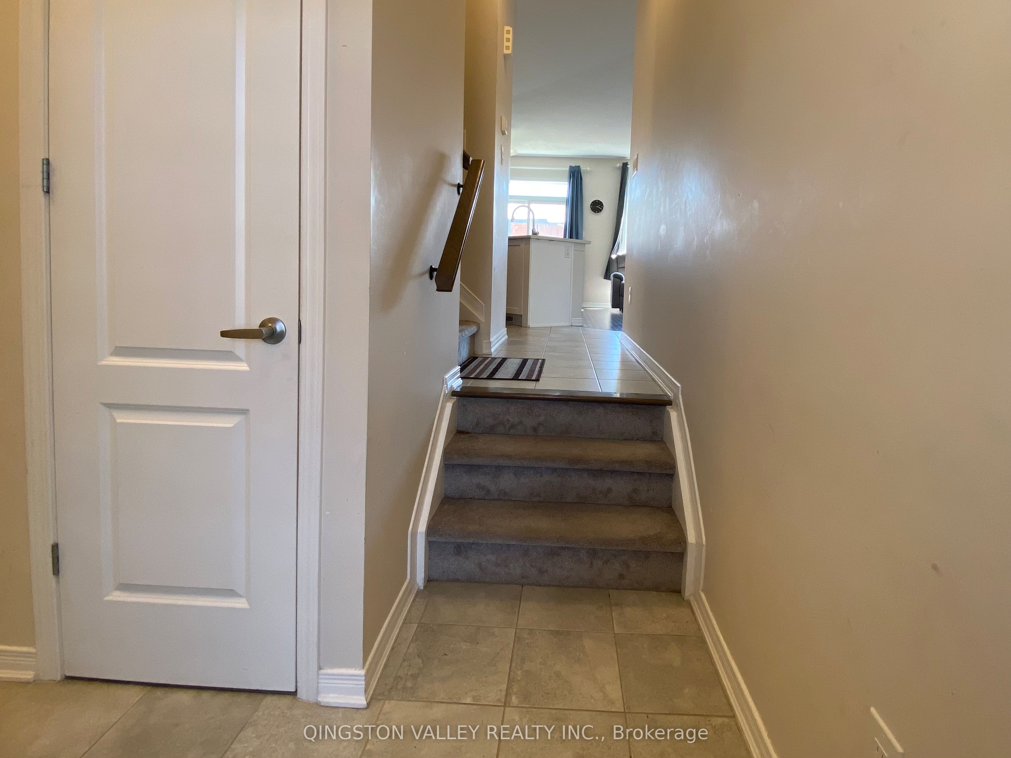 216 DON BROWN Private, Kanata, ON K2M 0M6 photo 3