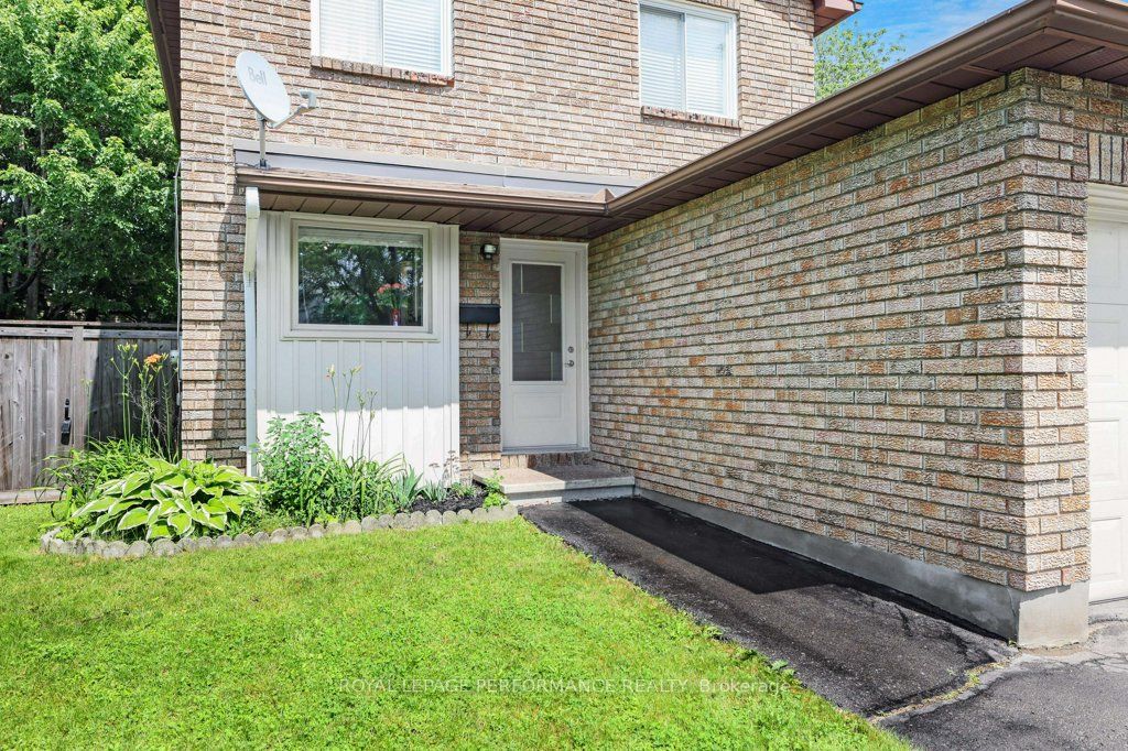 1550 Bourcier Drive, Orleans - Cumberland and Area, ON K1E 3J2 photo 3