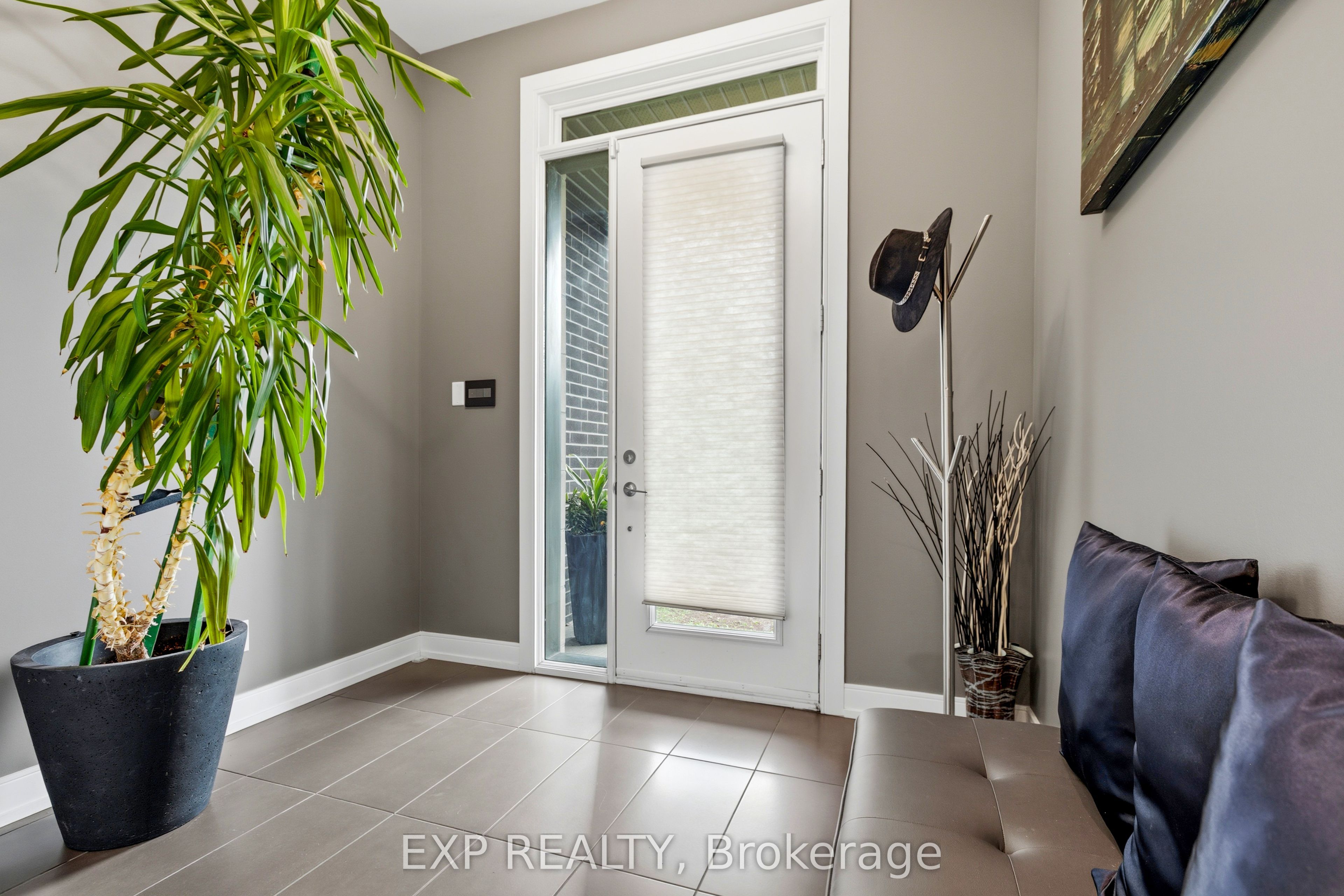 157 Wesley Avenue, Westboro - Hampton Park, ON K1Z 6Z9 photo 3