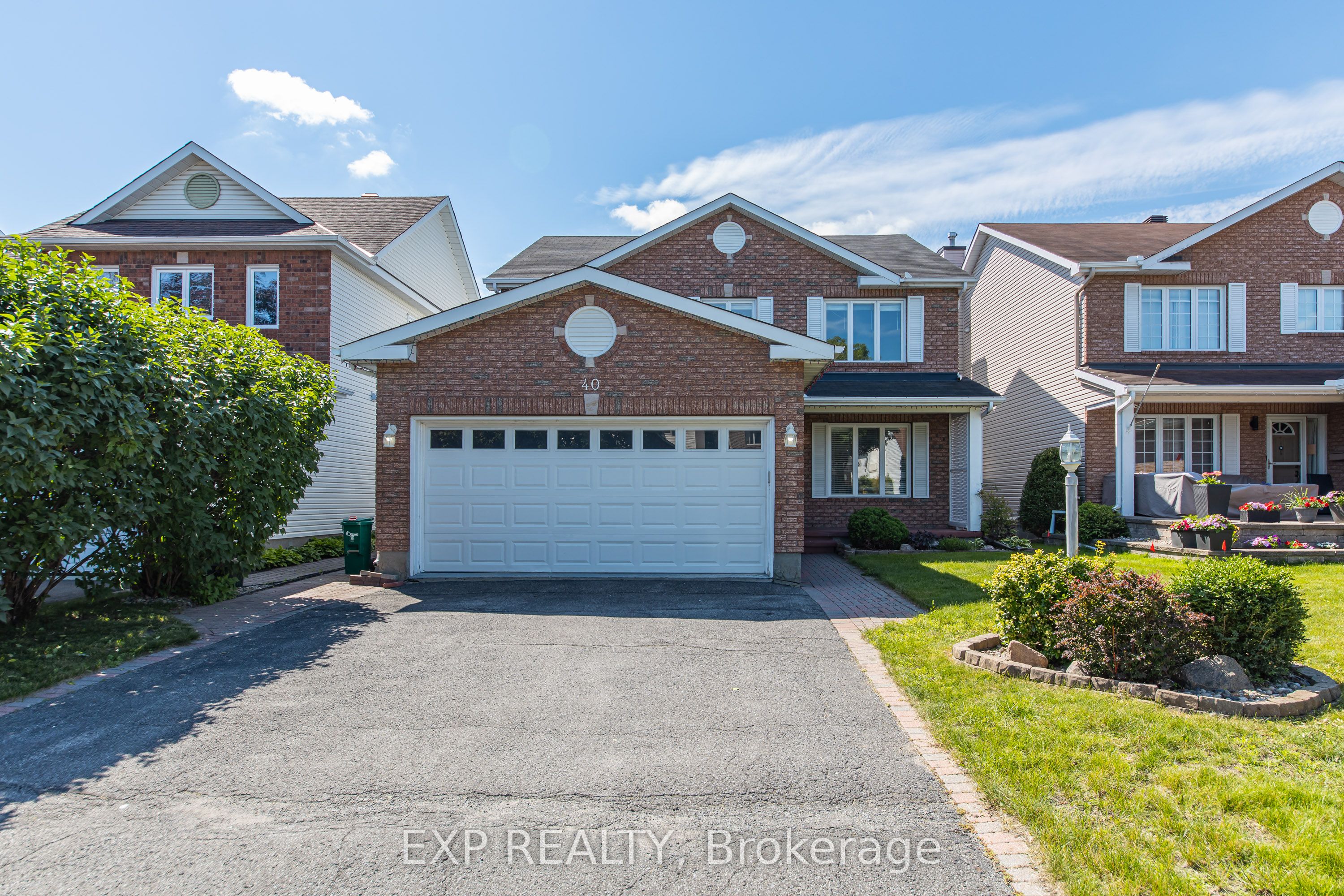 40 Newborough Crescent, Barrhaven, ON K2G 6A5