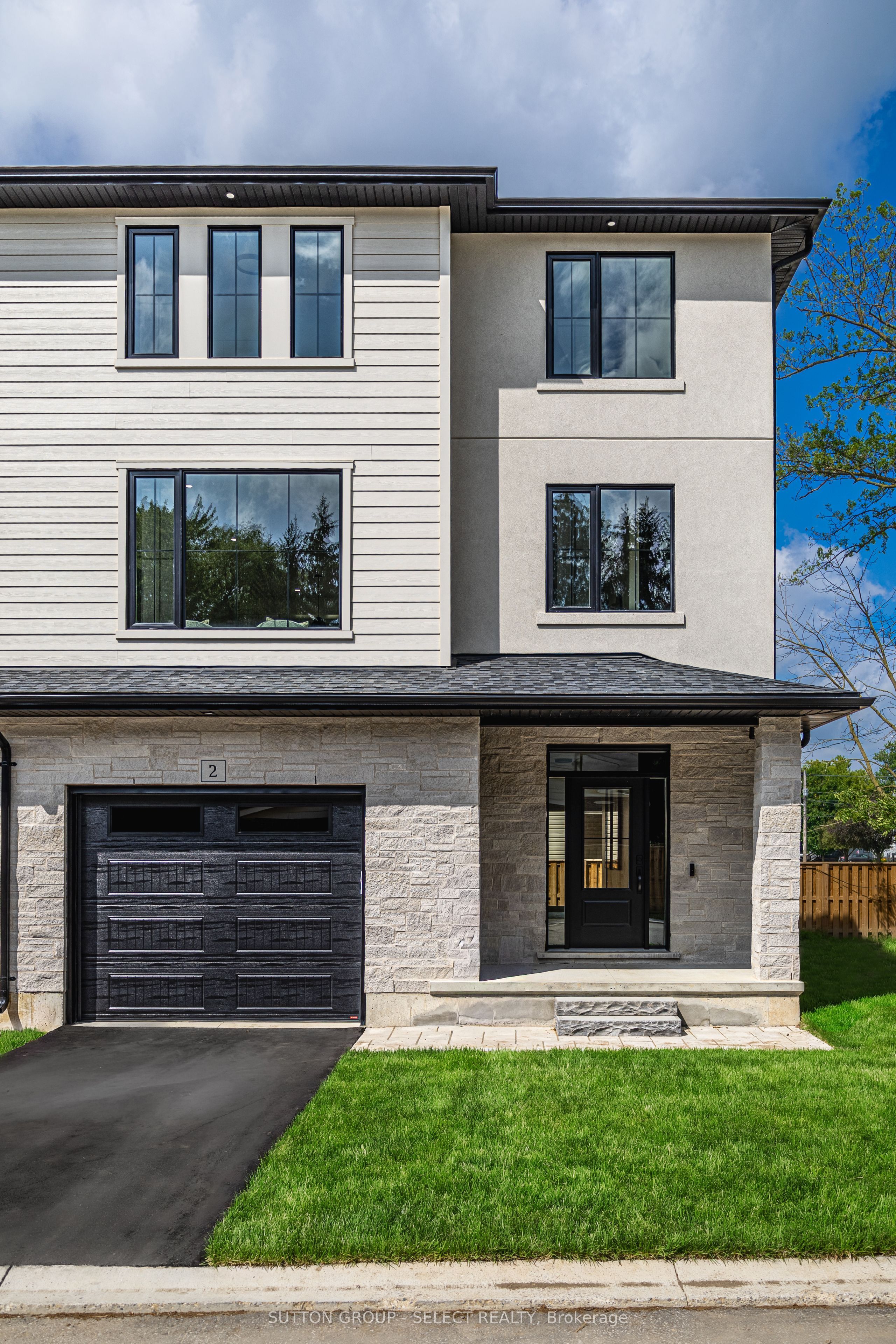 233 Upper Queen Street 4, Thames Centre, ON N0M 2P0