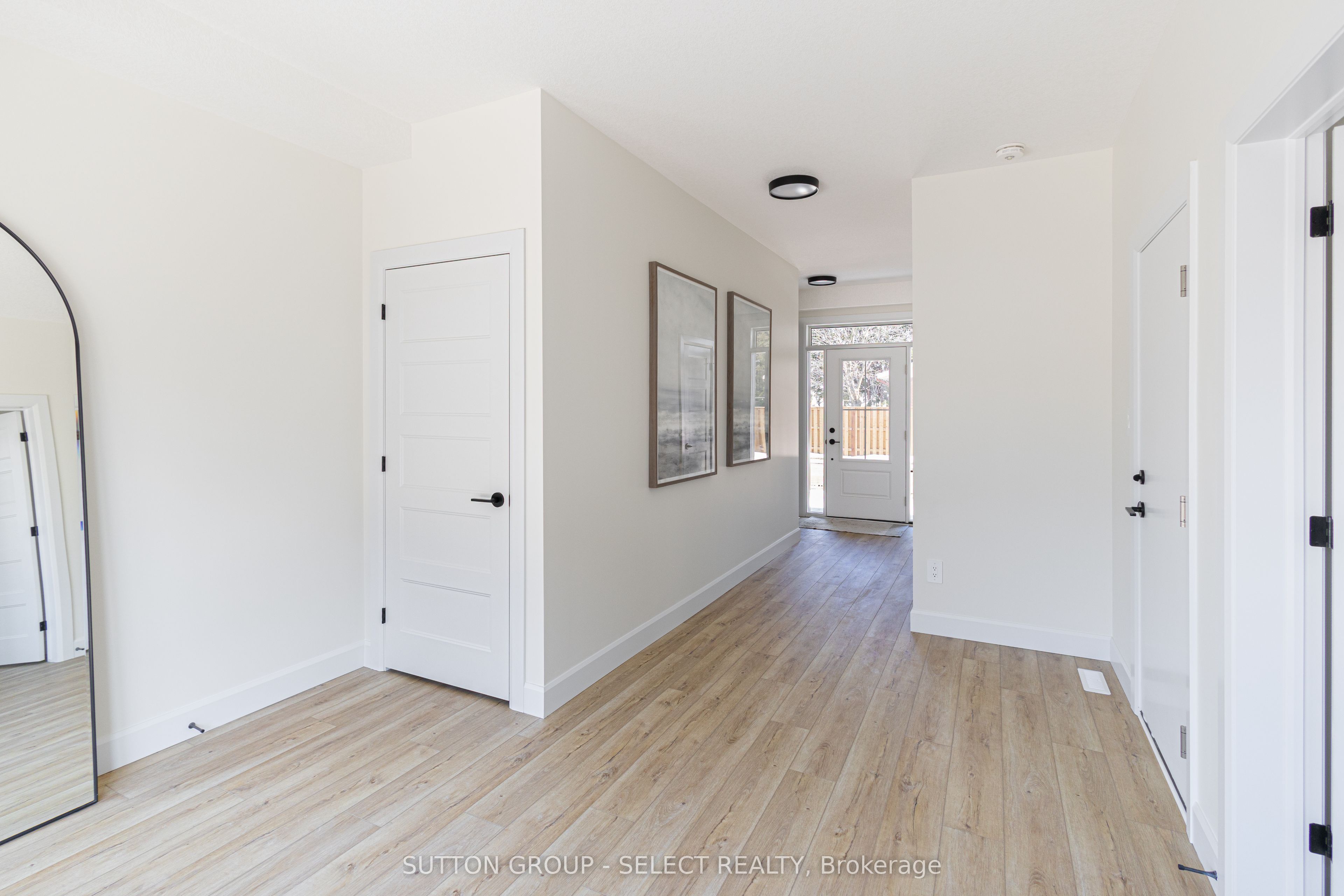 233 Upper Queen Street 4, Thames Centre, ON N0M 2P0 photo 4
