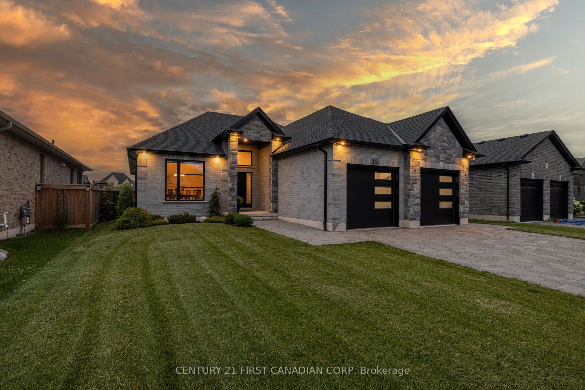16 Foxborough Place, Thames Centre, ON N0M 2P0 photo 2