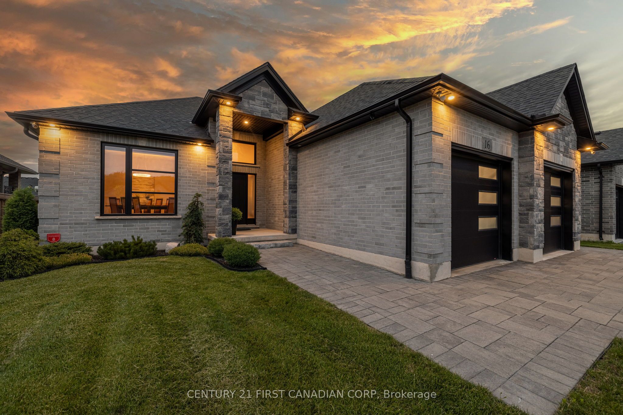 16 Foxborough Place, Thames Centre, ON N0M 2P0 photo 3