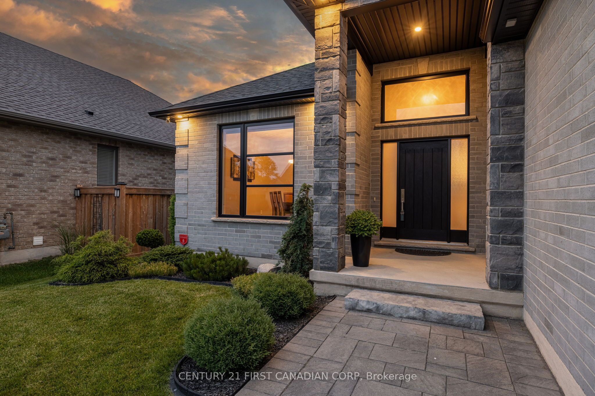 16 Foxborough Place, Thames Centre, ON N0M 2P0 photo 5