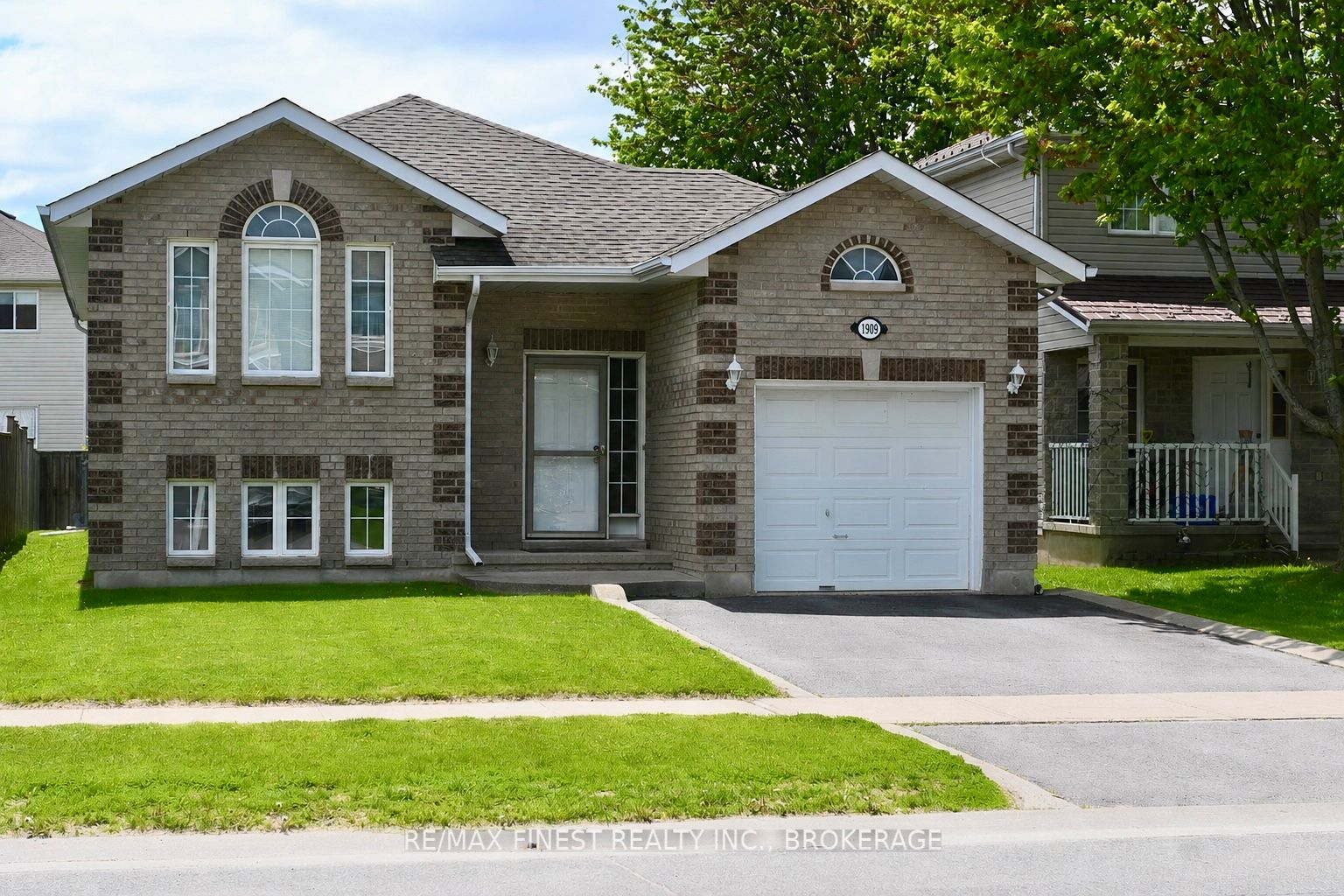 1909 Spindlewood Street, Kingston, ON K7P 3G5