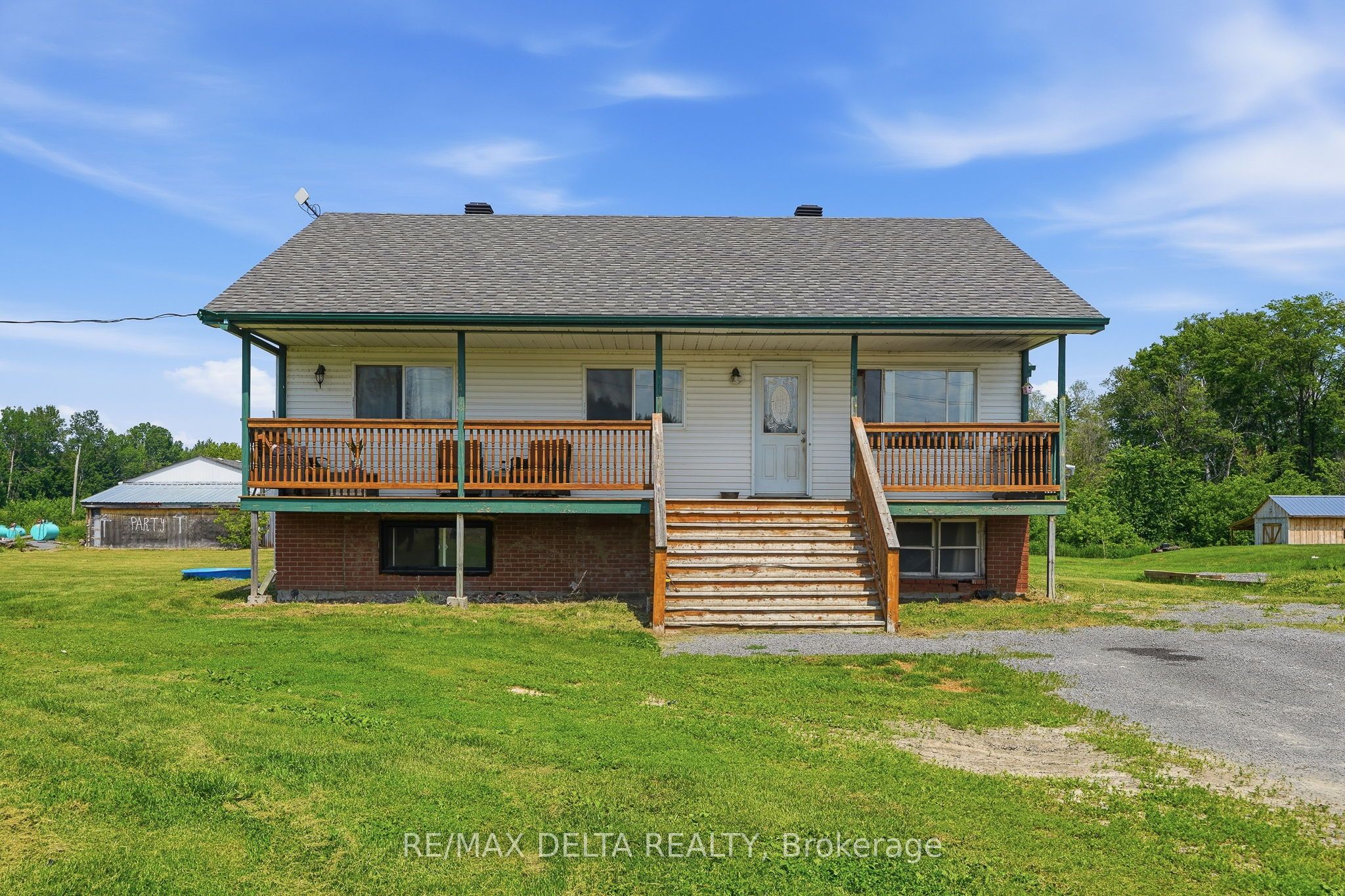 1553 du Lac Road, Clarence-Rockland, ON K0A 3N0