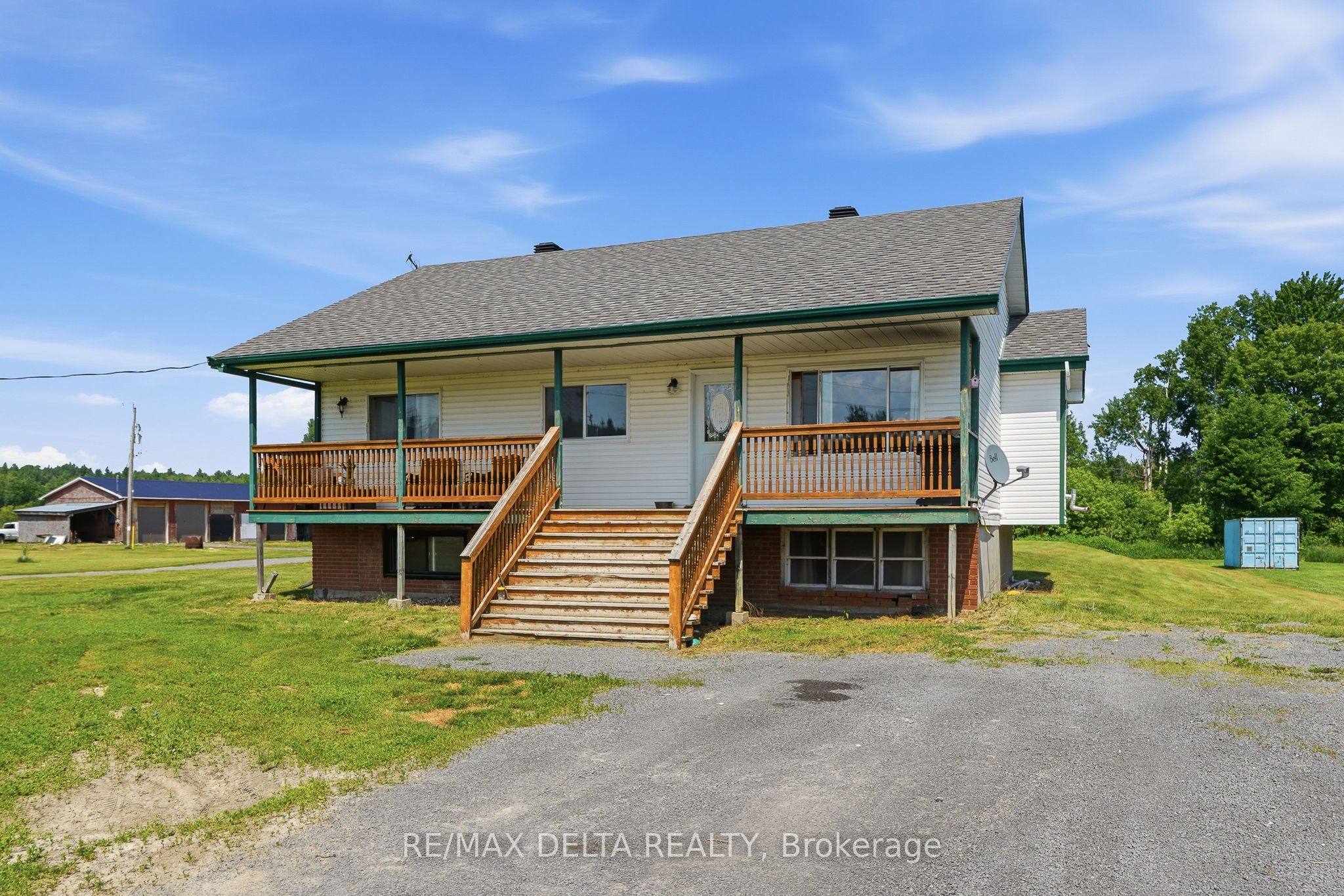 1553 du Lac Road, Clarence-Rockland, ON K0A 3N0 photo 2