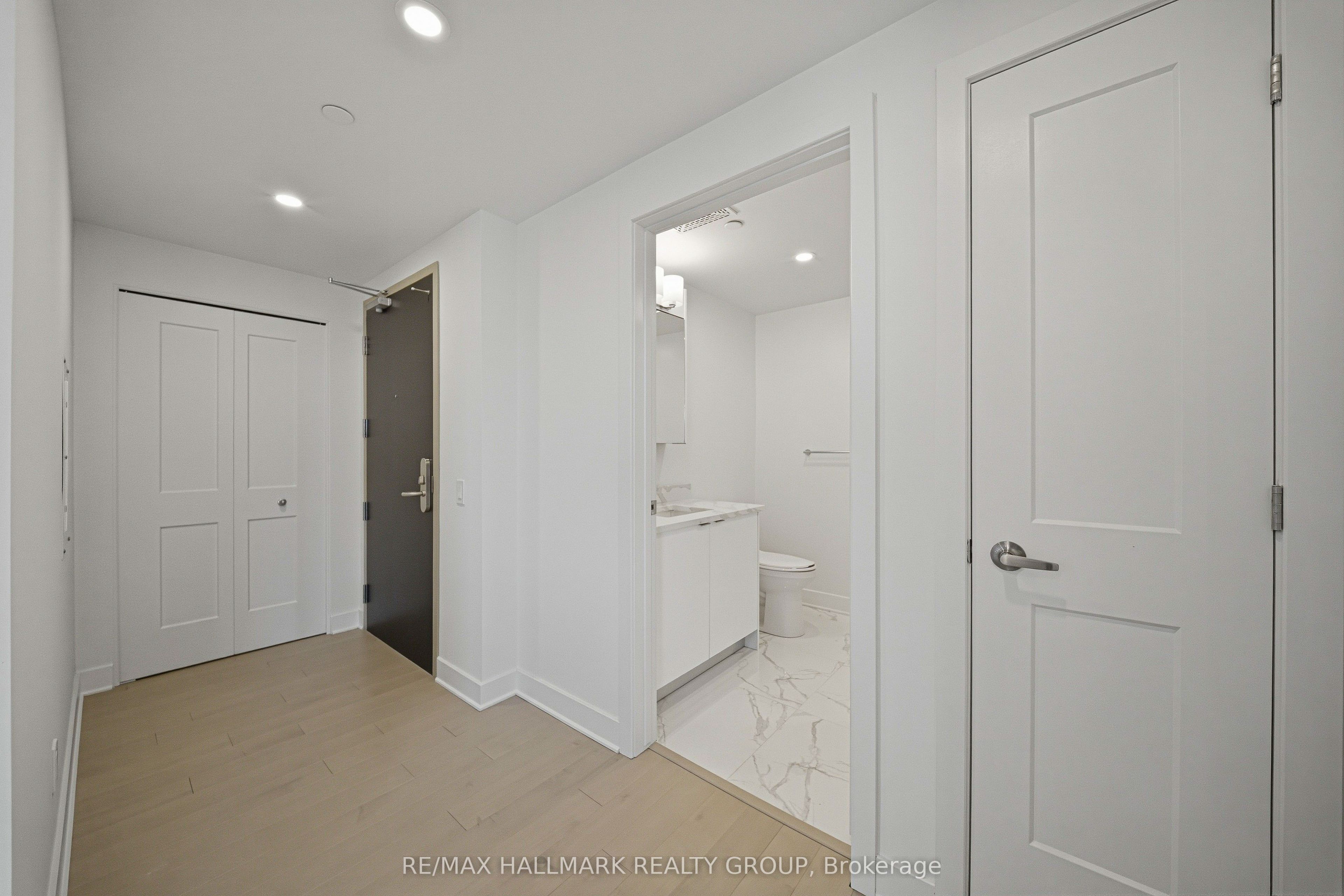 180 George Street 1407, Lower Town - Sandy Hill, ON K1N 0G8 photo 3