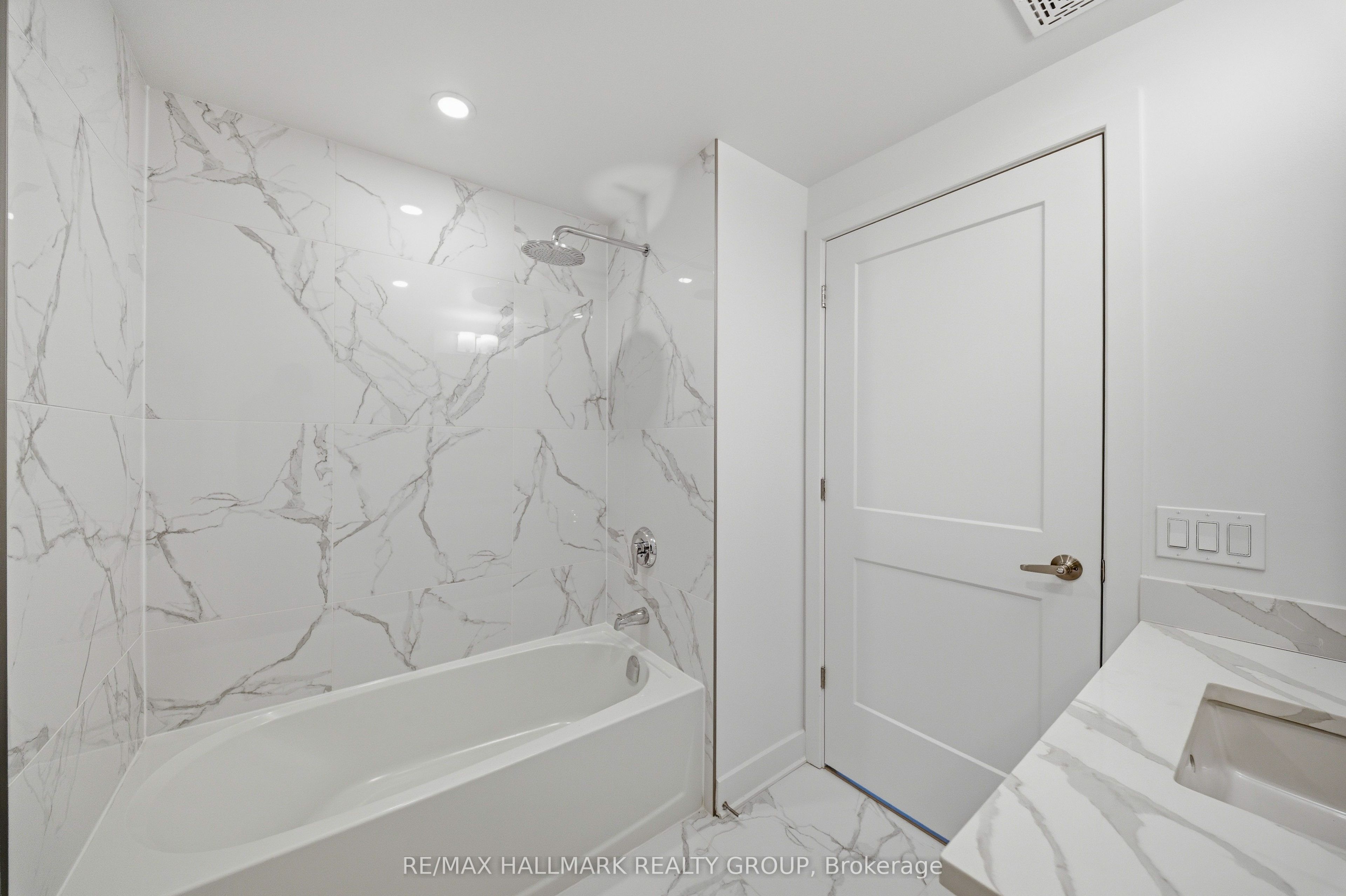 180 George Street 1407, Lower Town - Sandy Hill, ON K1N 0G8 photo 5