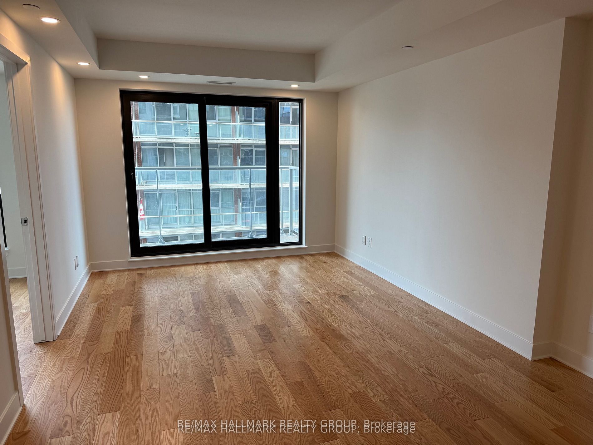 180 George Street 1004, Lower Town - Sandy Hill, ON K1N 0G8 photo 3