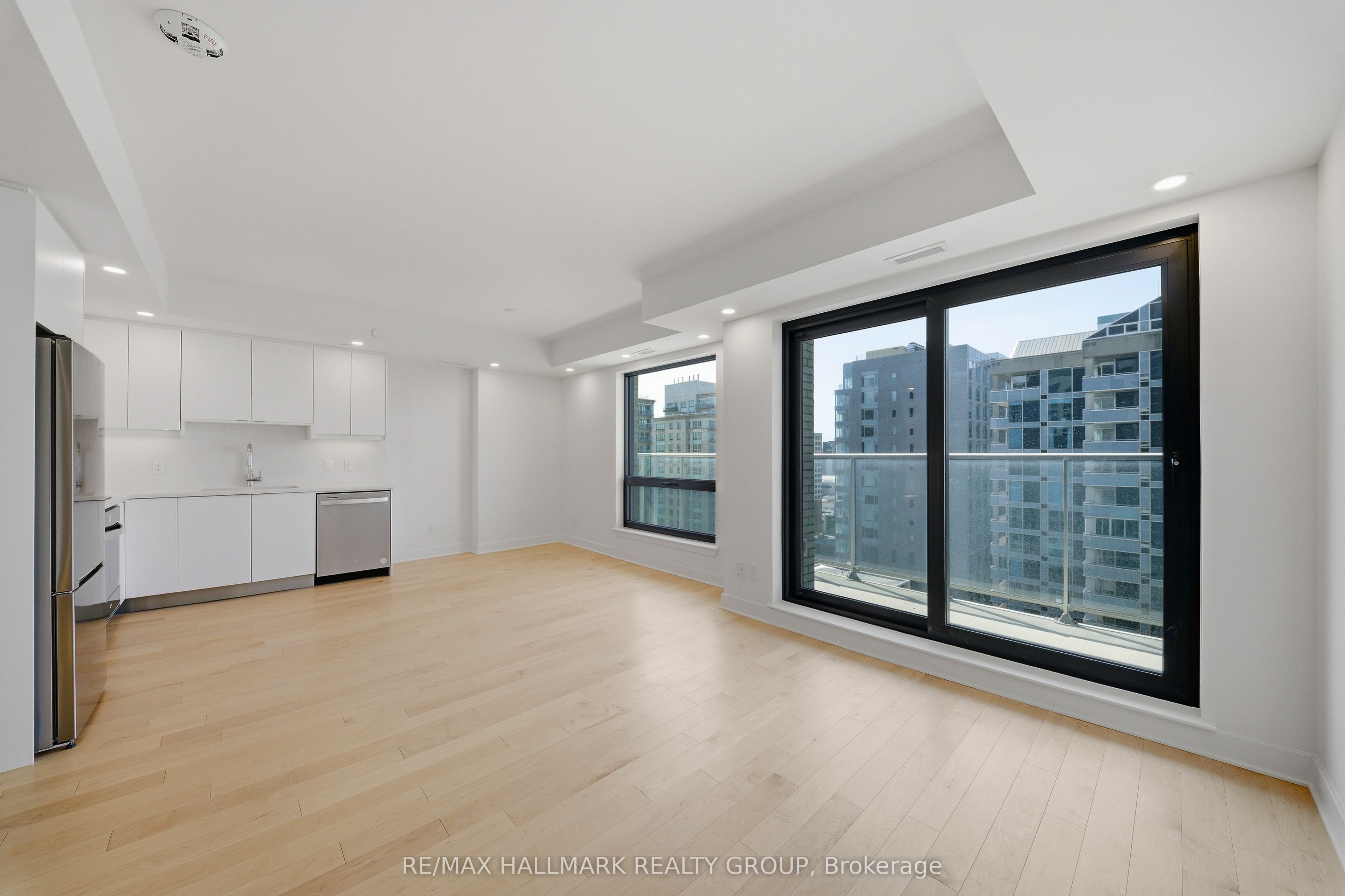 180 George Street 2001, Lower Town - Sandy Hill, ON K1N 0G8 photo 3