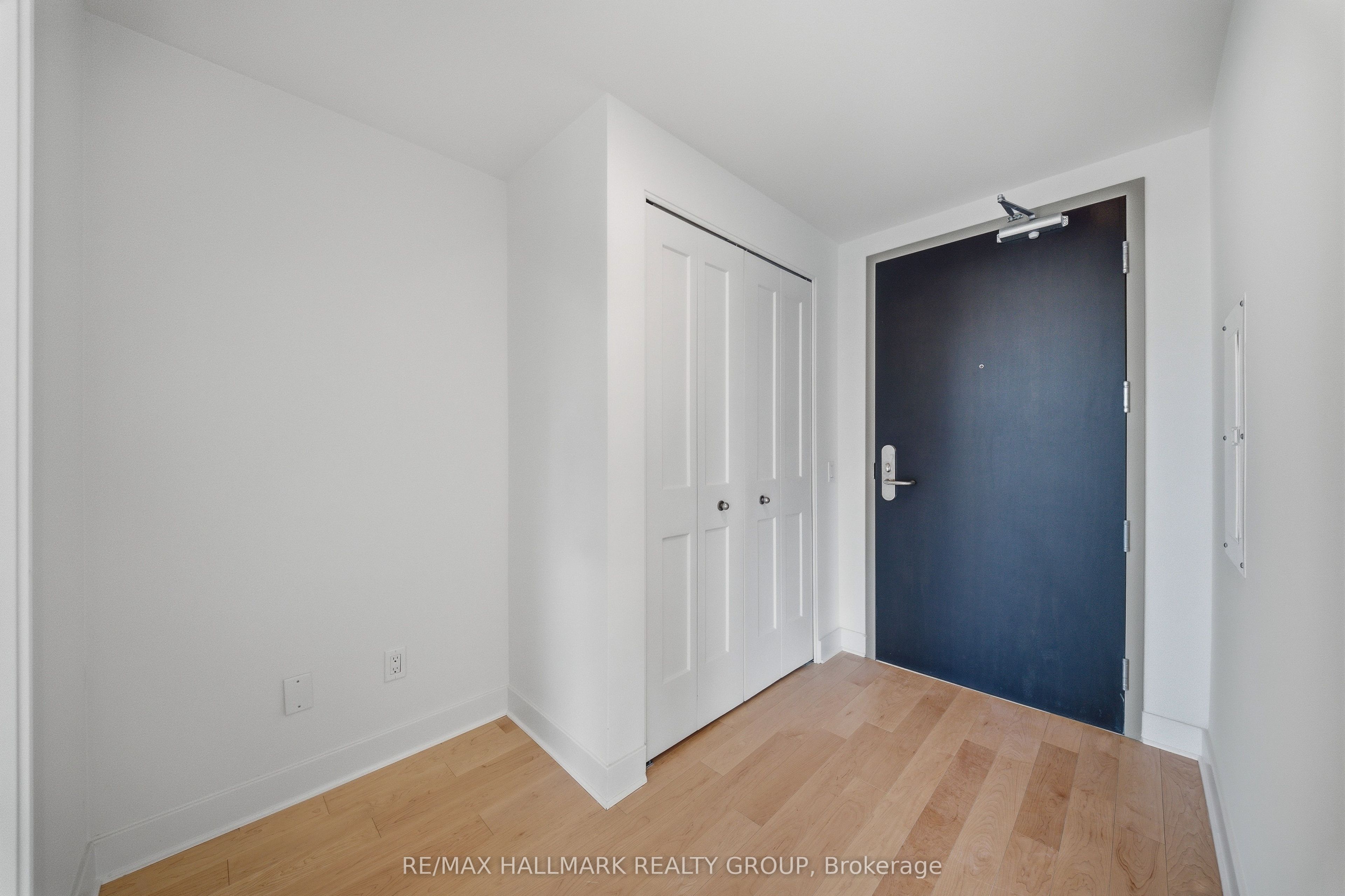 180 George Street 2001, Lower Town - Sandy Hill, ON K1N 0G8 photo 4