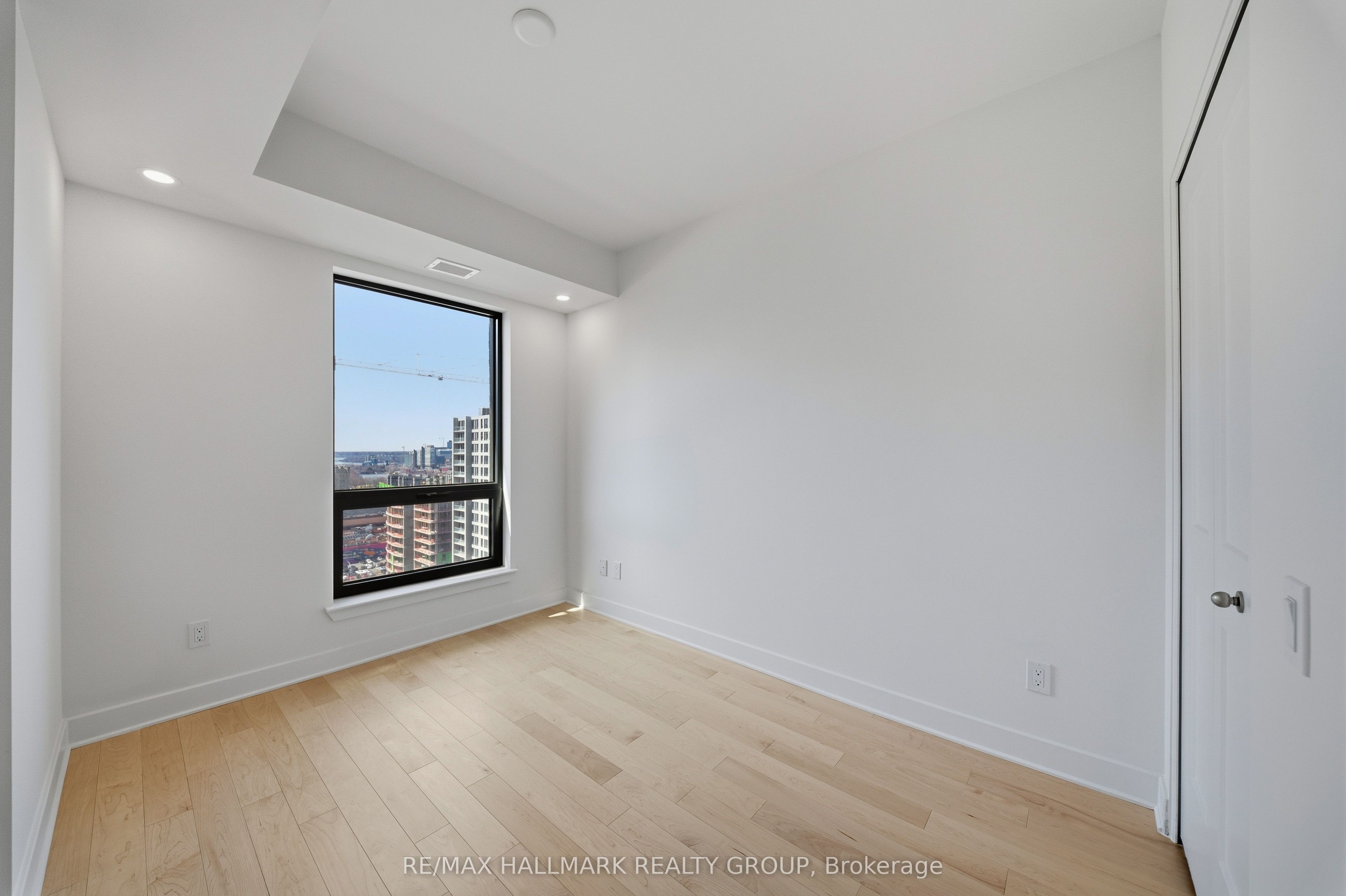 180 George Street 2001, Lower Town - Sandy Hill, ON K1N 0G8 photo 5