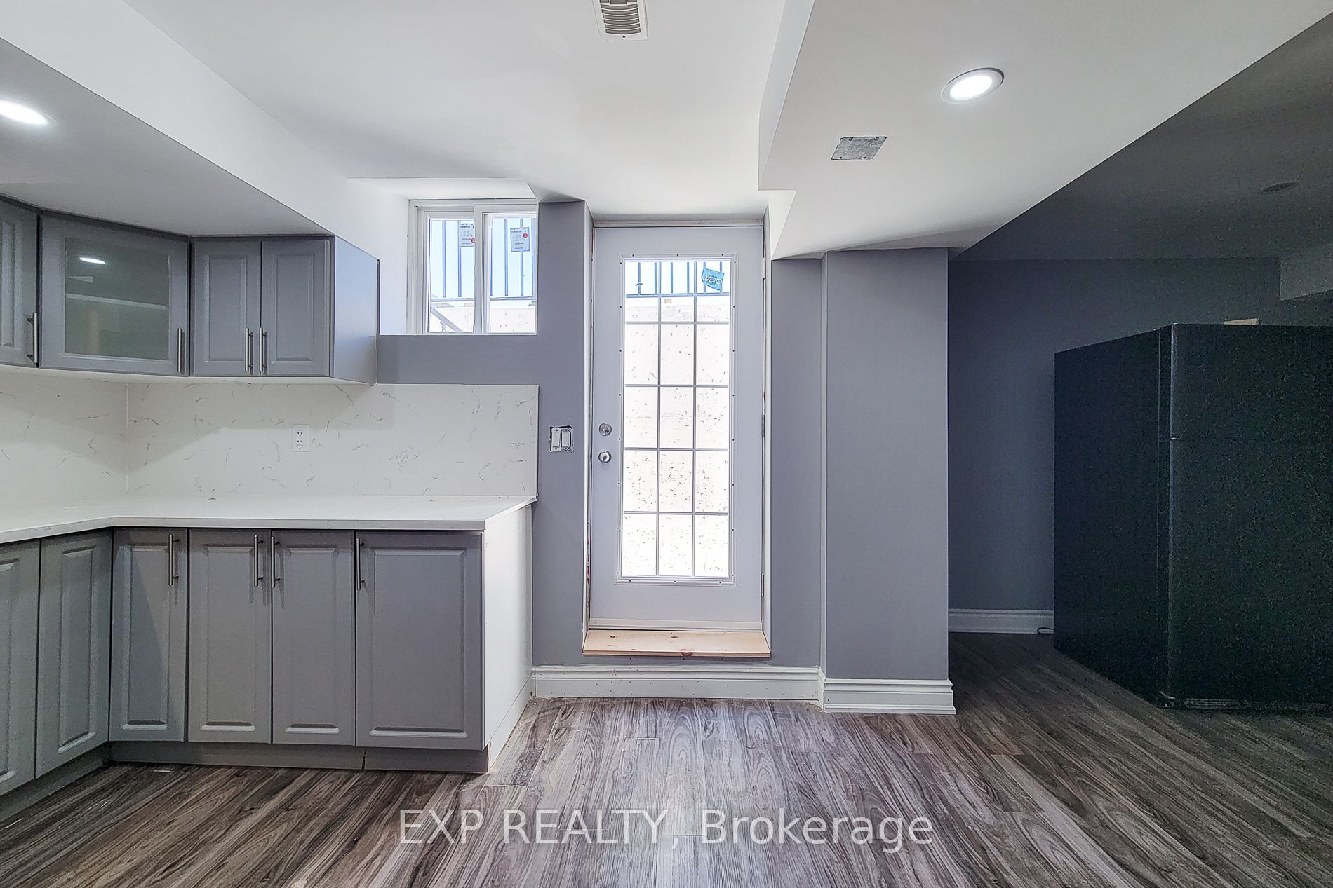108 Warner Lane BSMNT, Brantford, ON N3T 0J3 photo 2