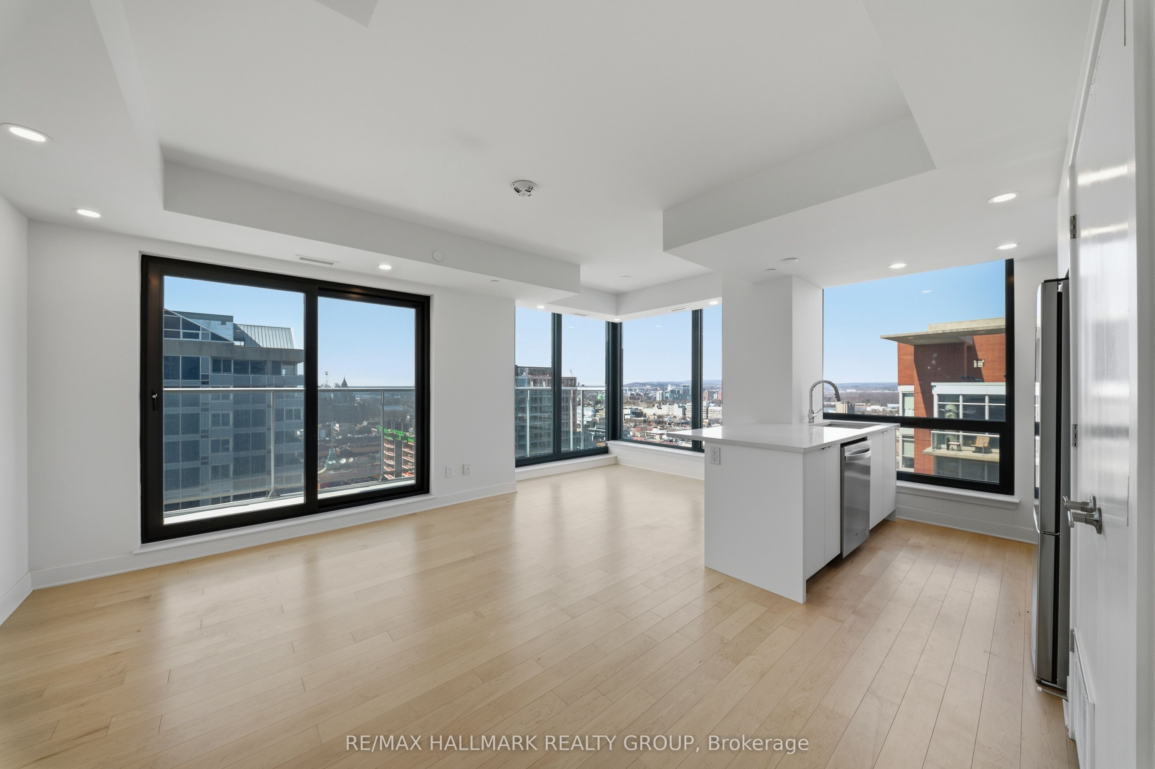 180 George Street 2202, Lower Town - Sandy Hill, ON K1N 0G8 photo 3